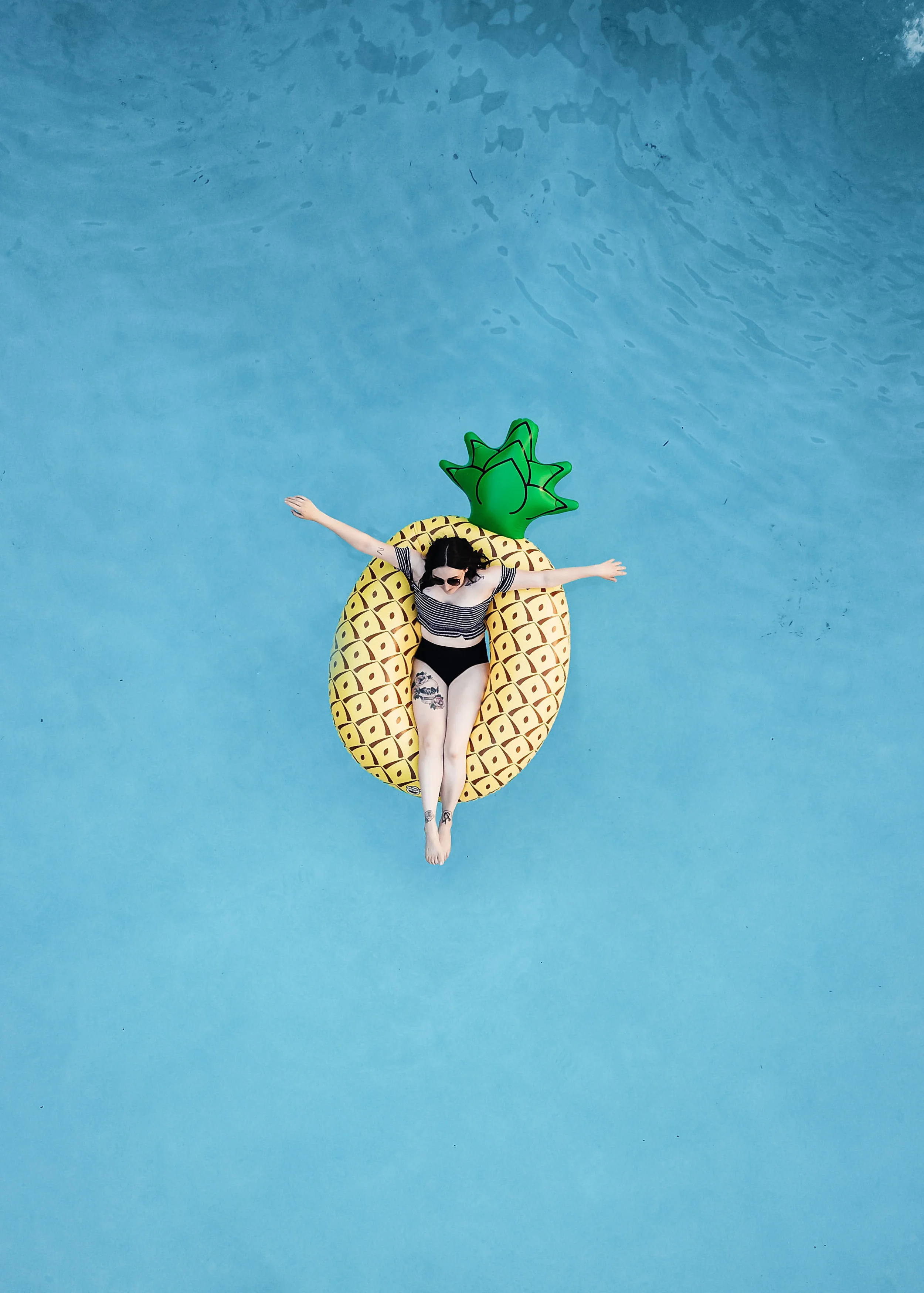 poolfloatie.jpg