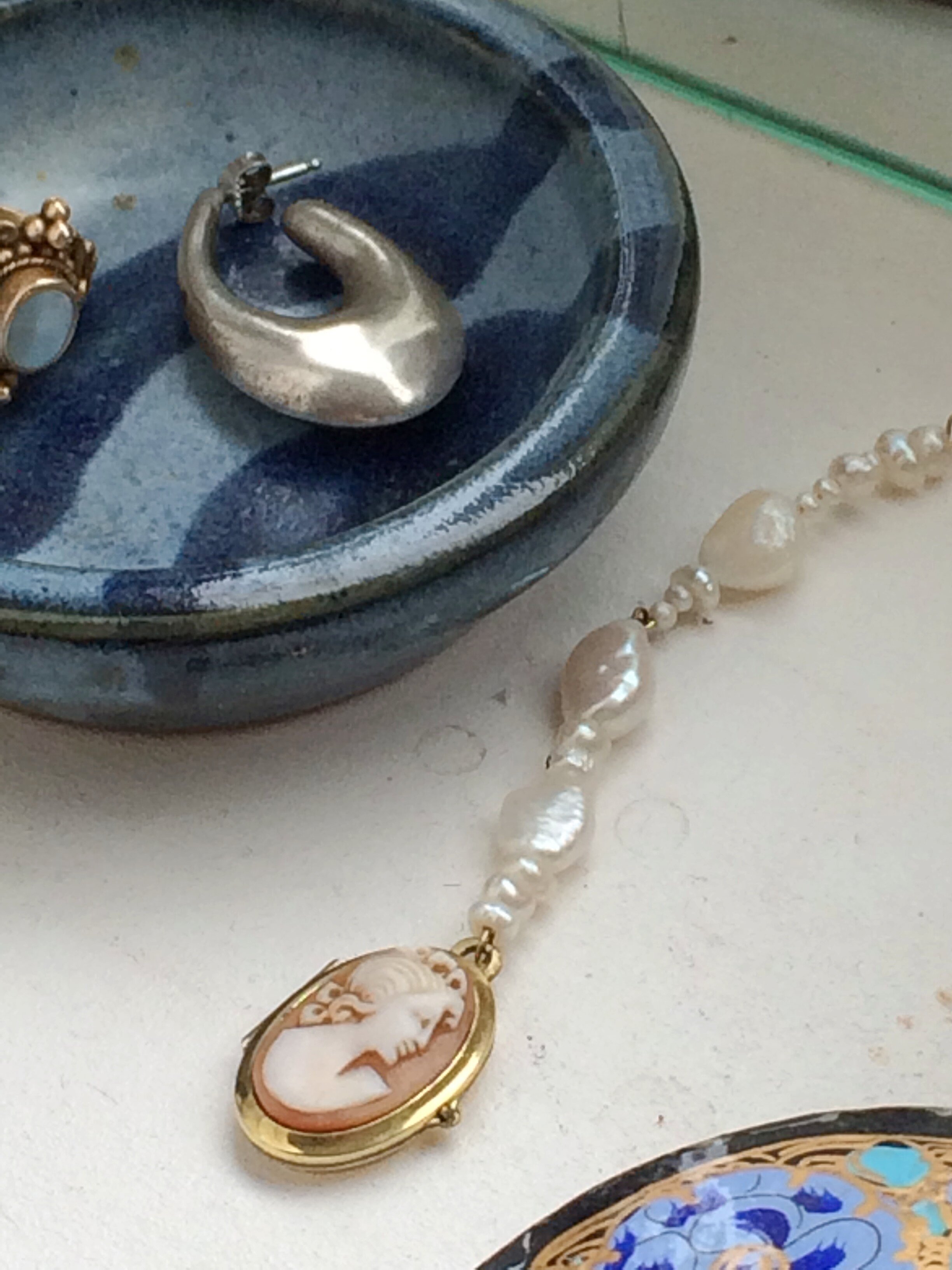 pearl locket earring
