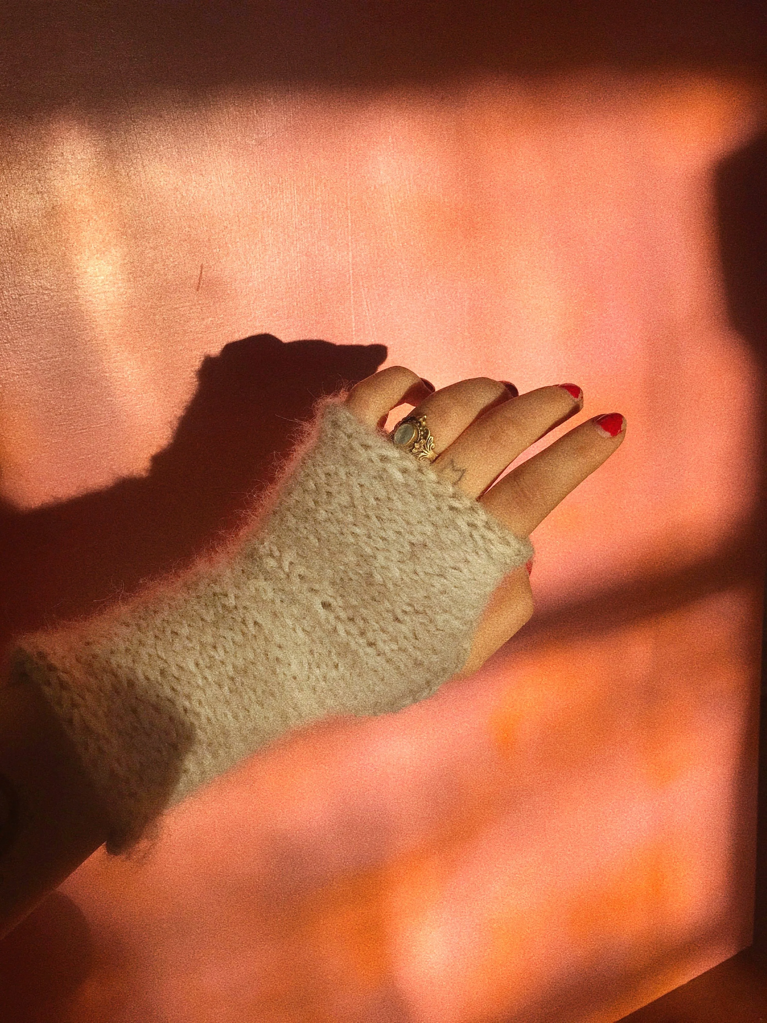 knitted fingerless mittens / beige&creme