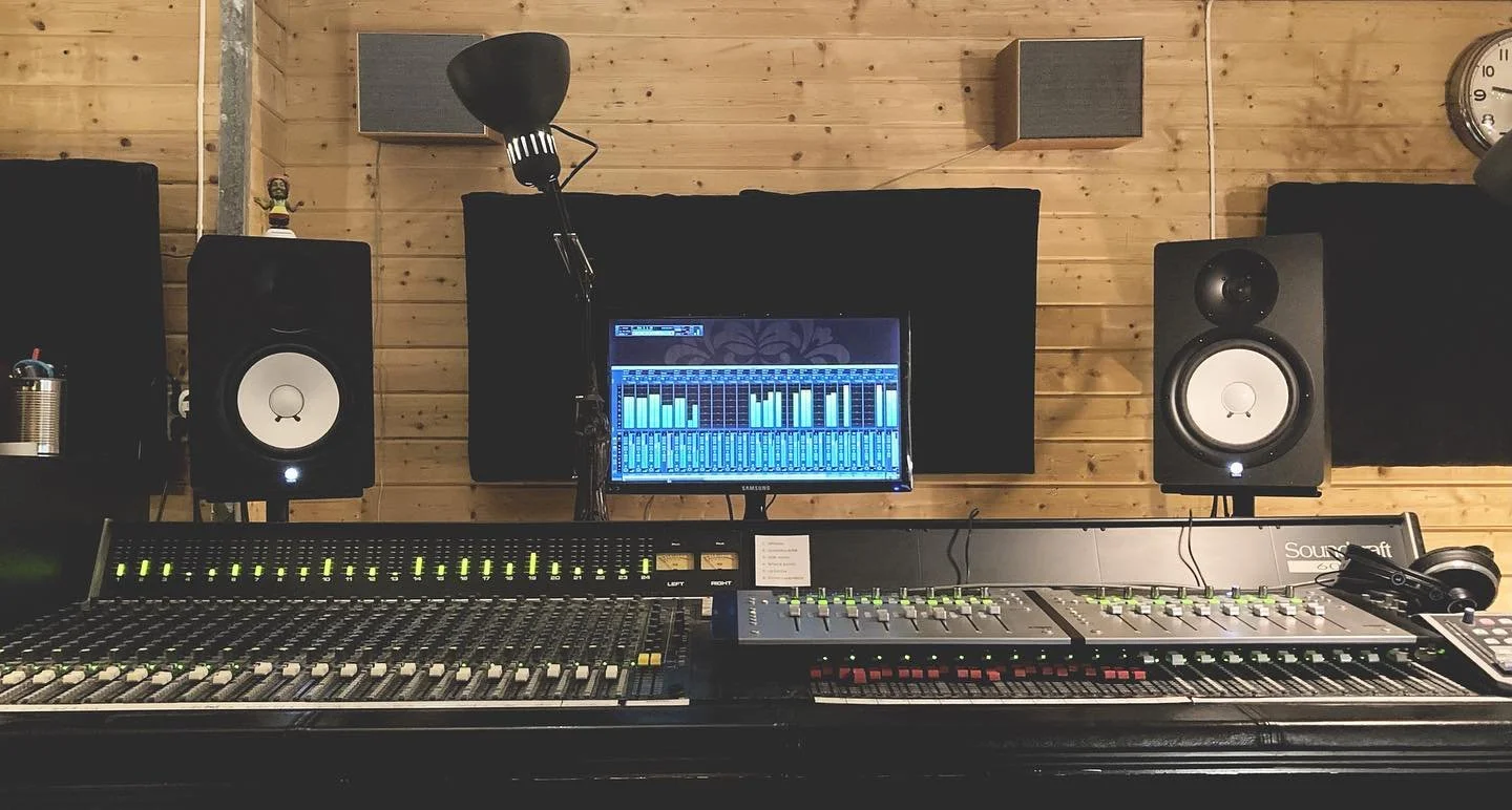 studio report: the Lumsk album mixes are in full swing, and it sounds heavy and beautiful. i&rsquo;m having a blast working on these &mdash; the recordings sound great, and the musicianship is insanely good.

i&rsquo;m mixing it hybrid &mdash; using 