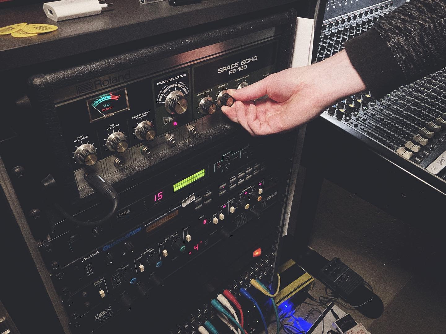 @erlendviken ( @giant.sky / @soupsound ) and @rhysmarsh cooking up something in the studio today. 

#spaceecho #echoesinspace #tapedelay #re150 #osscillations #recordingstudio #nyhavna #trondheim #norway #recordingconsole #mixingdesk #soundcraft6000 