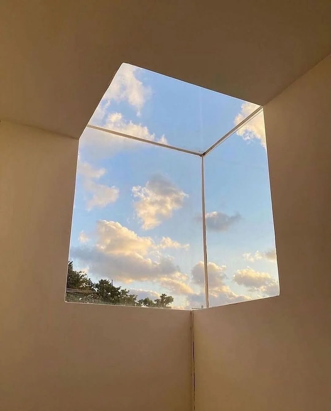 Photography by @lencois_jeju 
#photography #sky #clouds #window #visualpleasuremag