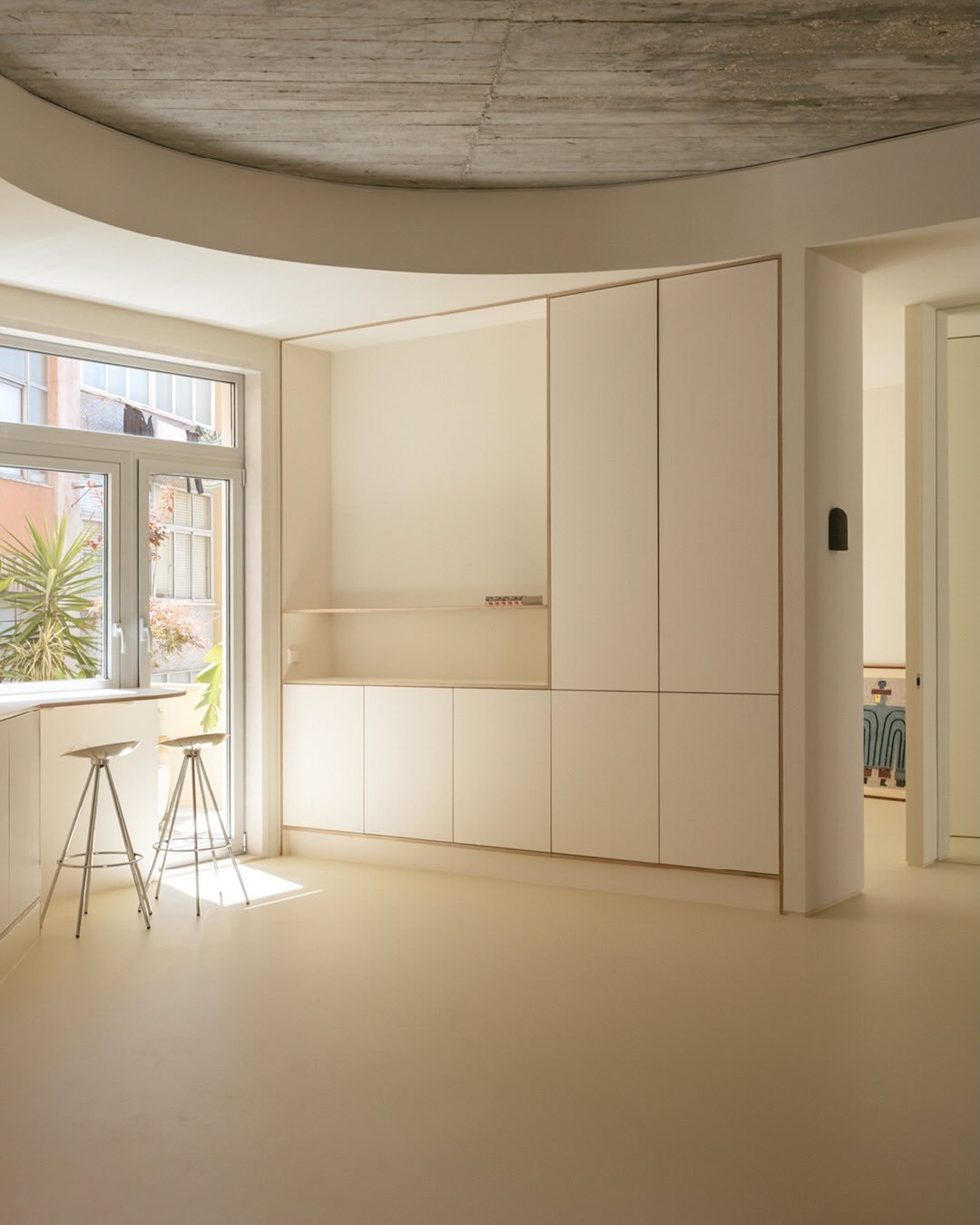 Around an Existing Column &bull; Private residence in Lisbon, Portugal.
Designed by @maximemangold_architect 

Structure / MEP : Francisco JL Domingos 

Photography @luisnobreguedes for @fantasticfranklisbon 

Furniture : @eritage_studiogallery @lisb