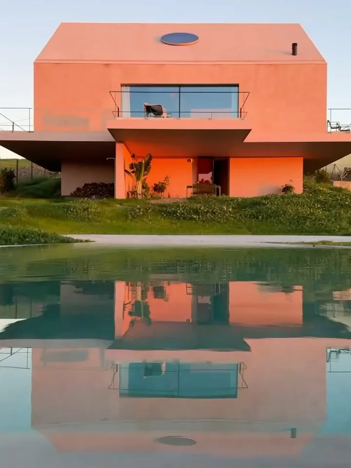 @casa_plaj located in Portugal
⁣
#portugal #villaportugal #visualpleasuremag