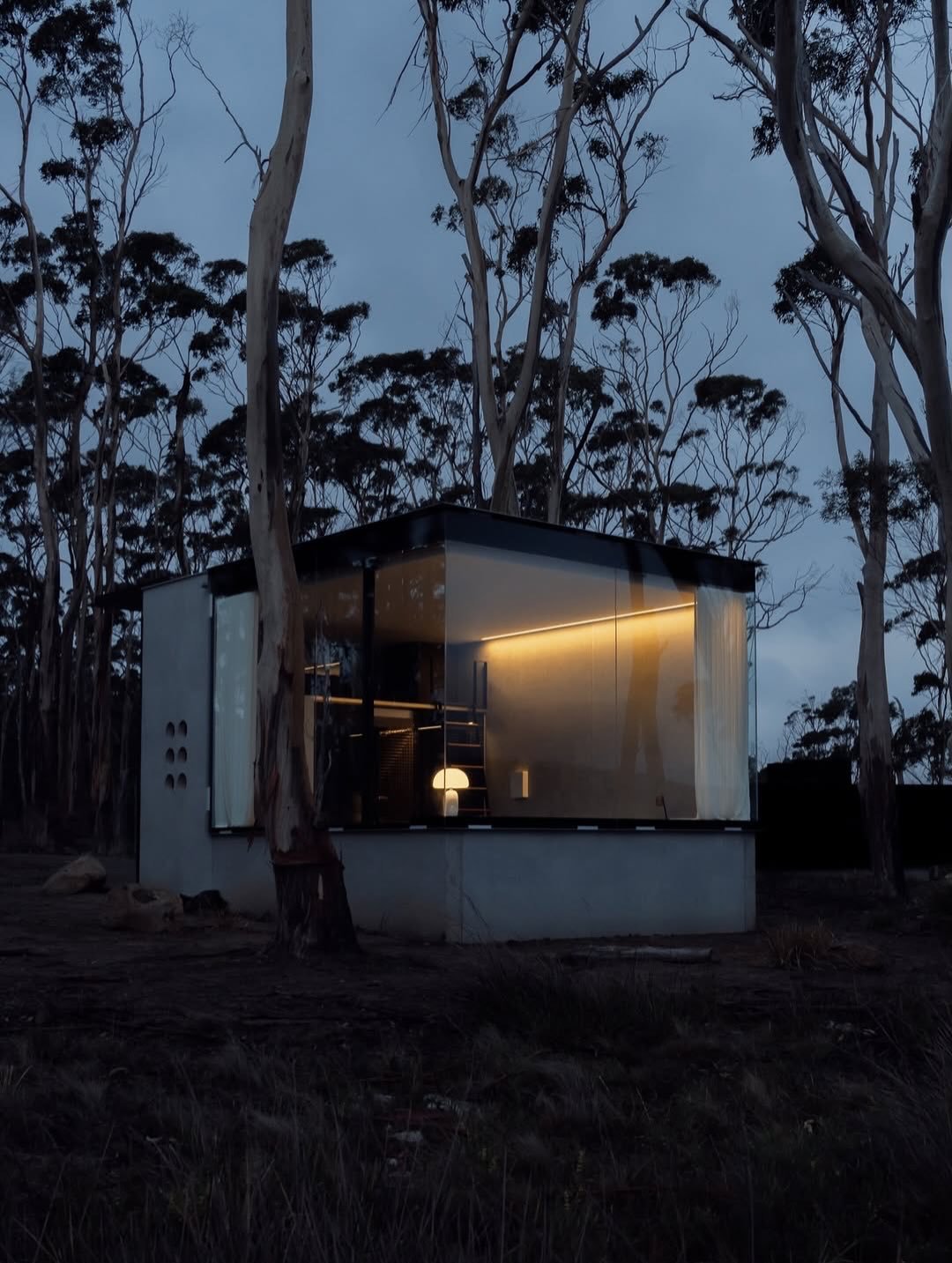 @tunnel.tasmania &bull; A @vipp guesthouse 

Located in Tasmania, Australia.

#tasmania #architecture #visualpleasuremag