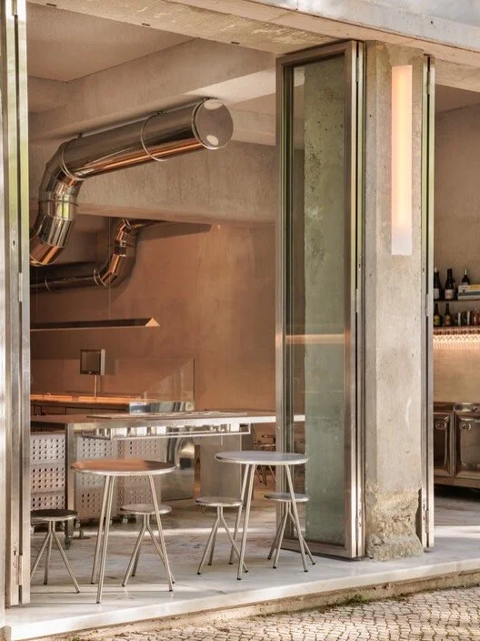 The new Lupita pizzeria, designed by @x.x.x.i_studio 
Located in Alvalade Lisbon, Portugal.

Location: @lupita.pizzaria 
Photography by @francisconogueira 

#interiordesign #architecture #visualpleasuremag