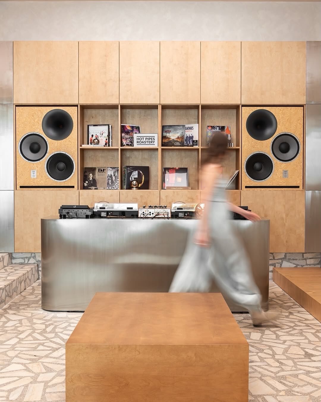 @ukyo.x space, located in Cluj, Romania.

Project by 
@mash.mariaschunn (interior design)
@structowood (interior finishes)
@markoliverdesign (custom furniture, wood panels)
@borodidesign (stainless steel fabrication)
@h.a.n.d.hifi (Sound system)
@_in