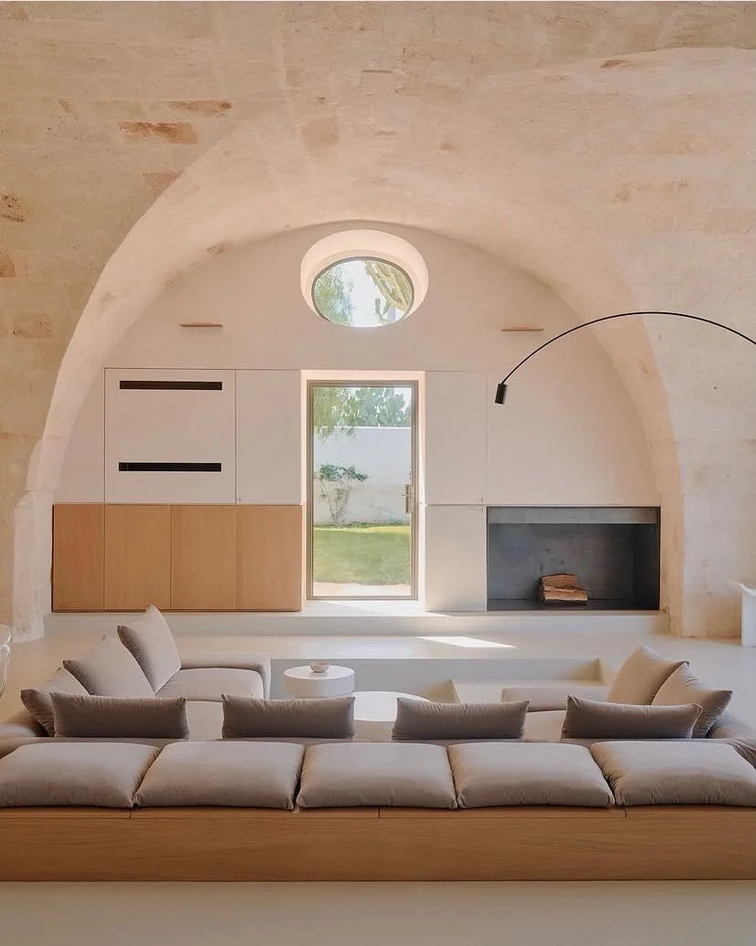 Masseria Ficazzella, located in Fasano, Puglia.
Designed by @valari.studio 

Photo @_marinadenisova_ 

#puglia #architecture #visualpleasuremag