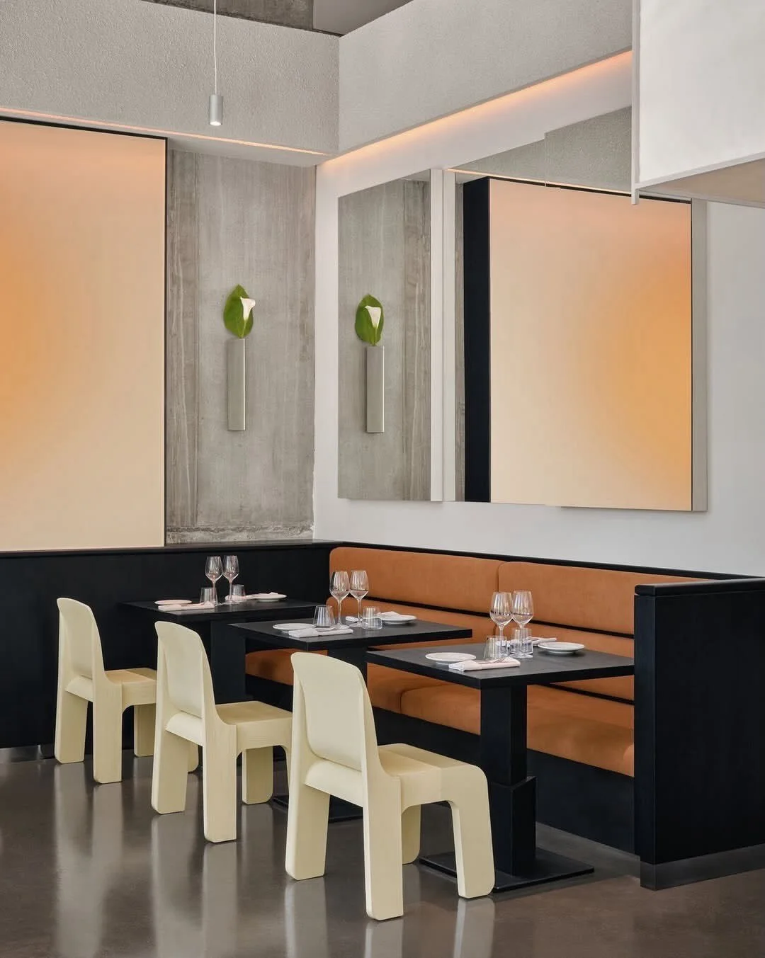 Restaurant ⁠@minnibarmtl, located in Montreal Canada.
Designed by @ivystudiooo 
⁠

Photography by @alexlesage__ 
⁠
#restaurantdesign #restaurantmontreal #visualpleasuremag