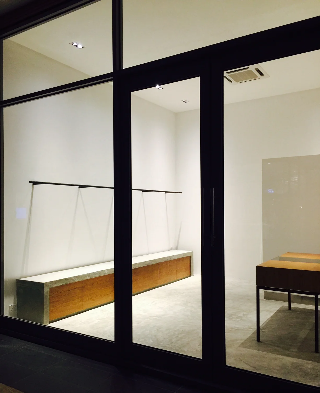 Retail J_web 02.jpg