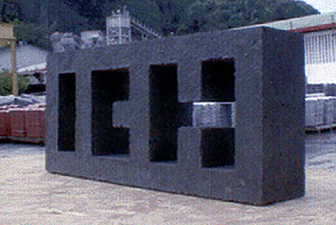 18_Web 02 lge.jpg