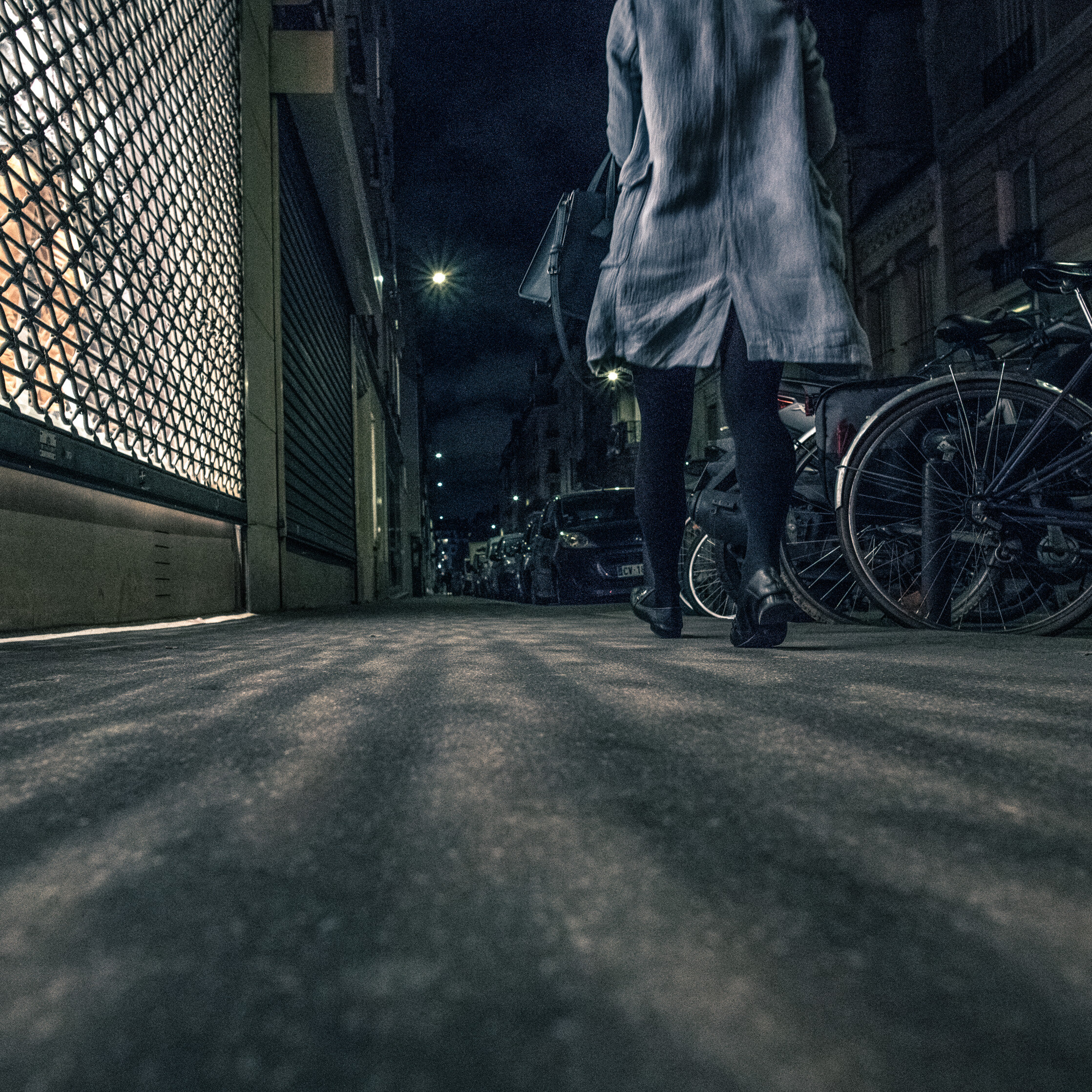 Une femme dans la rue (2019)