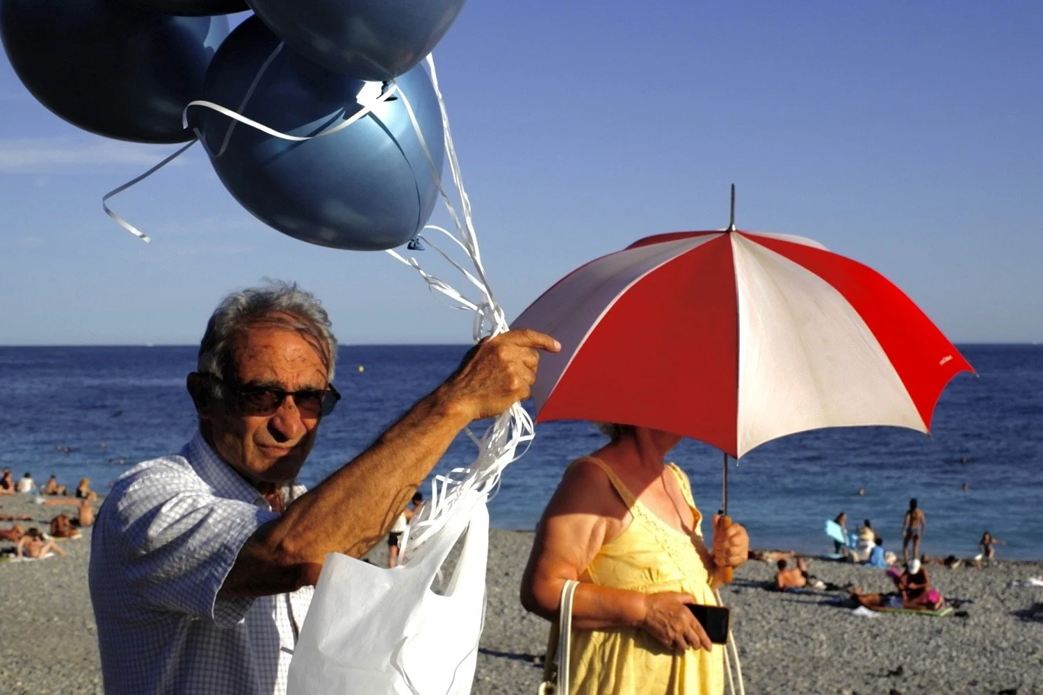 Street photo in Nice on the Promenade des Anglais 