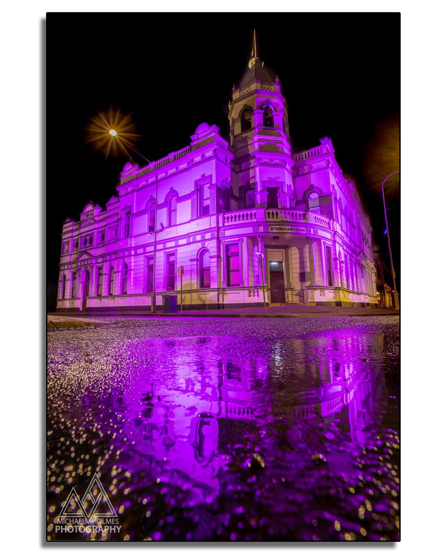 Forbes Town Hall glowing purple after a good downpour of rain.

#forbesnsw #amazingforbes #forbesnsw2871 #forbesshirecouncil #forbesshire #forbesphotography #lovensw #visitnsw #unearthcentralnsw #sculpturedownthelachlan #heritagetrail #centralwestnsw