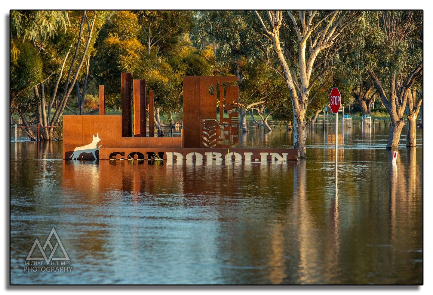 Flooded south Condobolin welcome sculpture

Repost / Share allowed with Tag.

#floods #floods2022 #floodsnsw #floodsnsw2022 #nswfloods2022 #nswfloods #droughtsnfloodingrains #lachlan #lachlanriver #floodedlandscape 
#abcmyphoto #centralwestnsw #centr