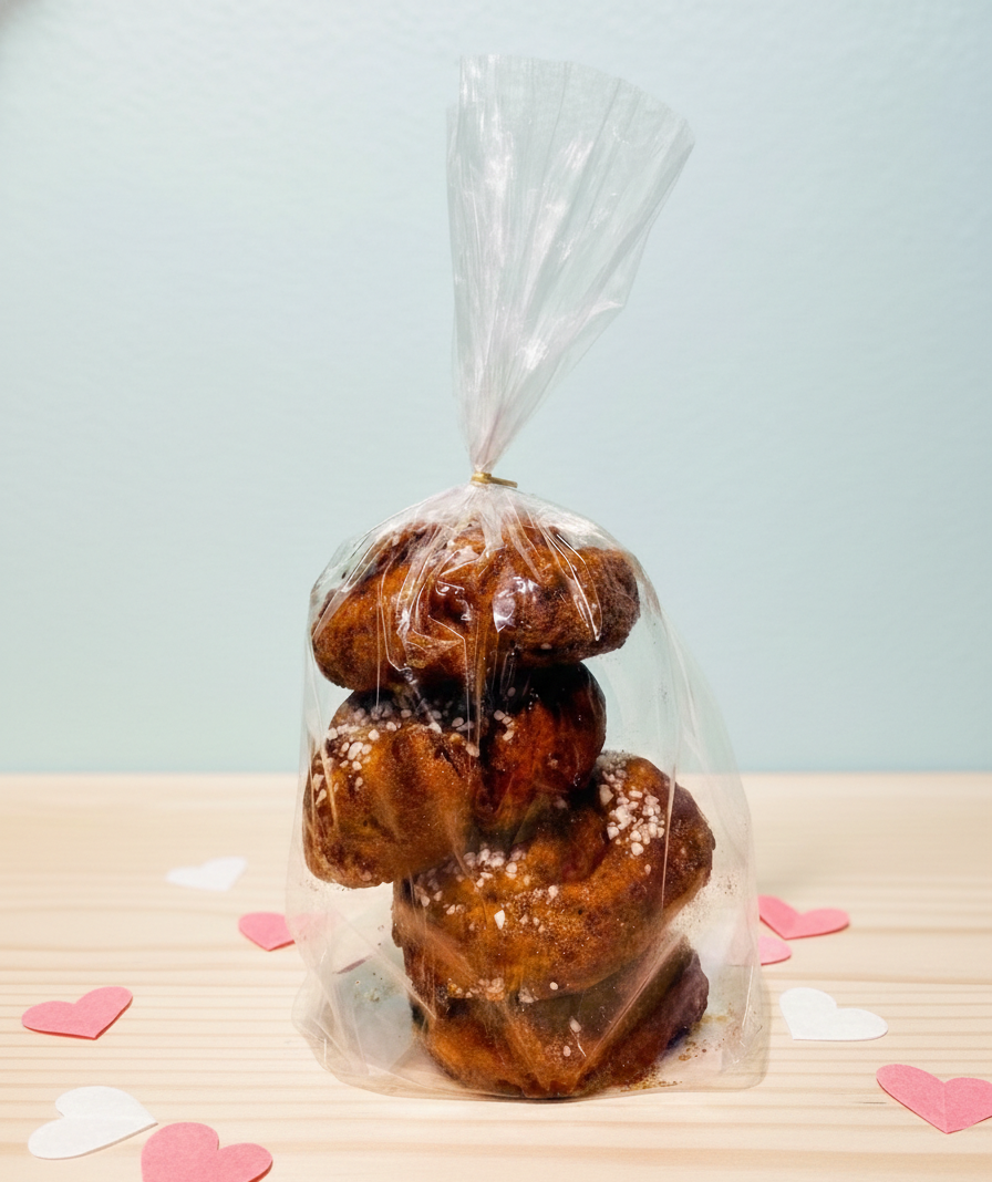 Cinnamon rolls baggie.png