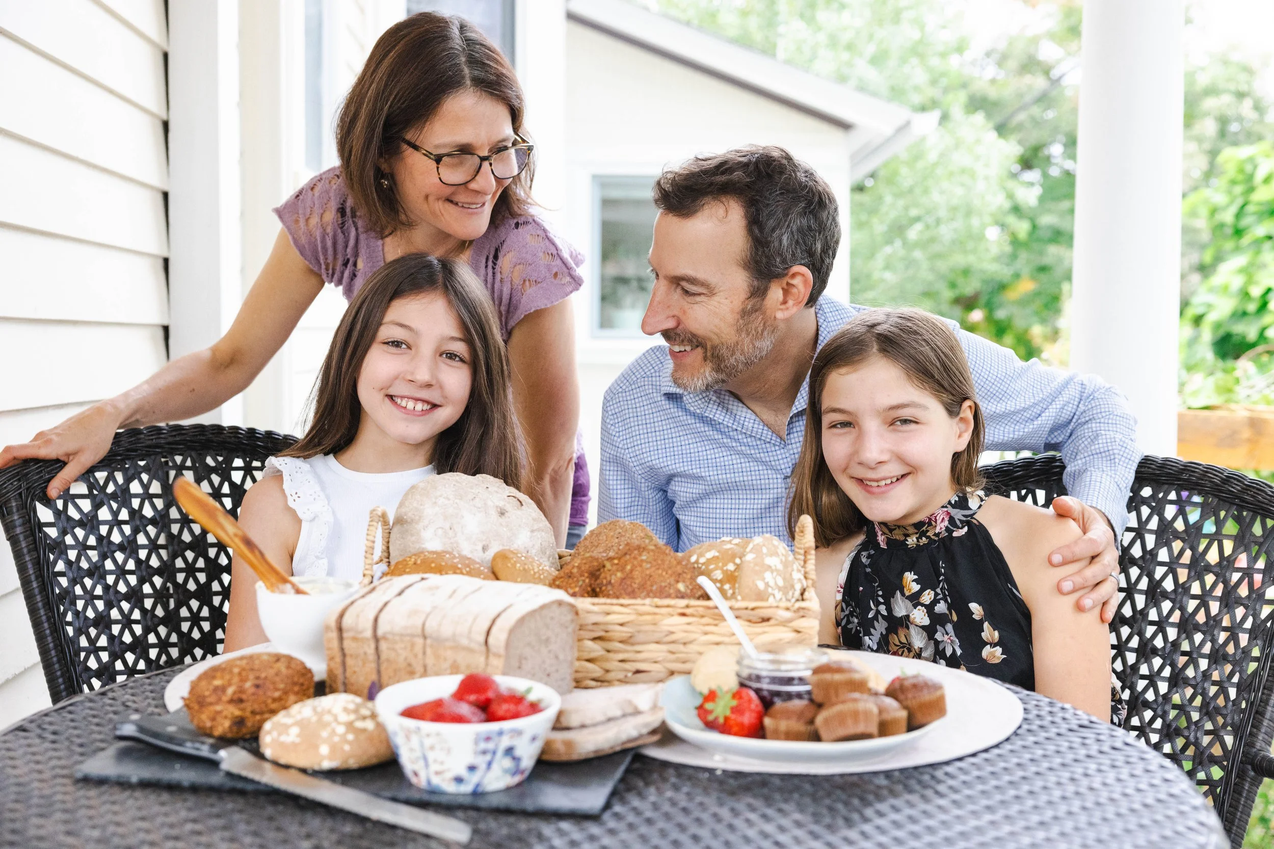 Family picture with bread 2 EE_HavenlyBakedGoods_0893-lowres.jpg
