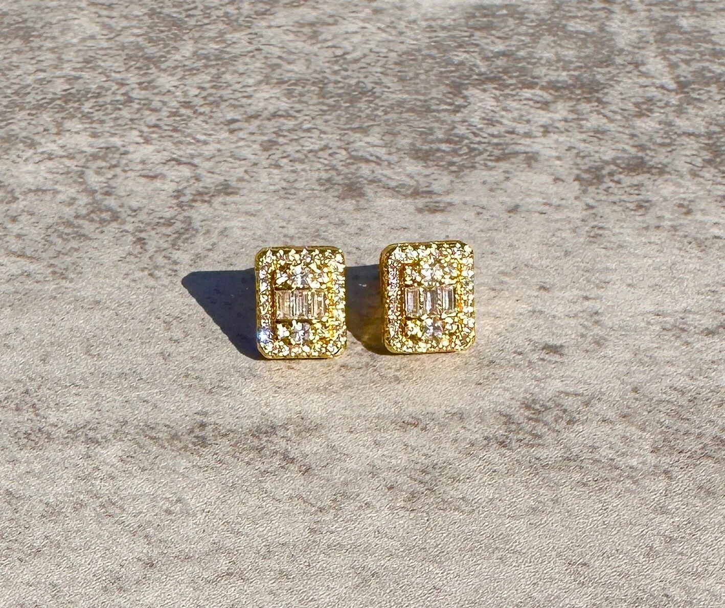 2E2C64F3-CB49-4DFF-AC8C-FCDEA8643AAD