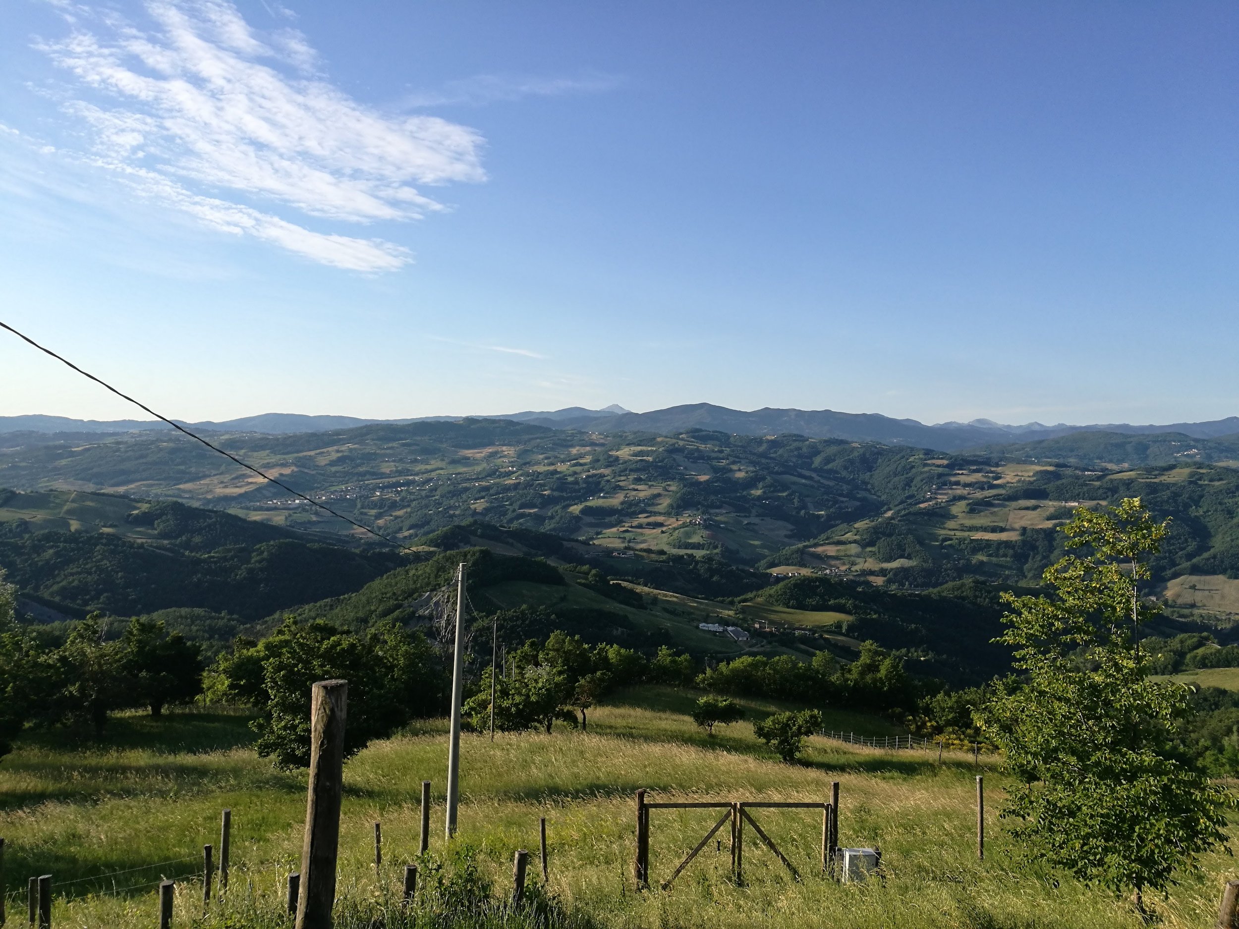 Valle del Secchia, al centro M. Cimone