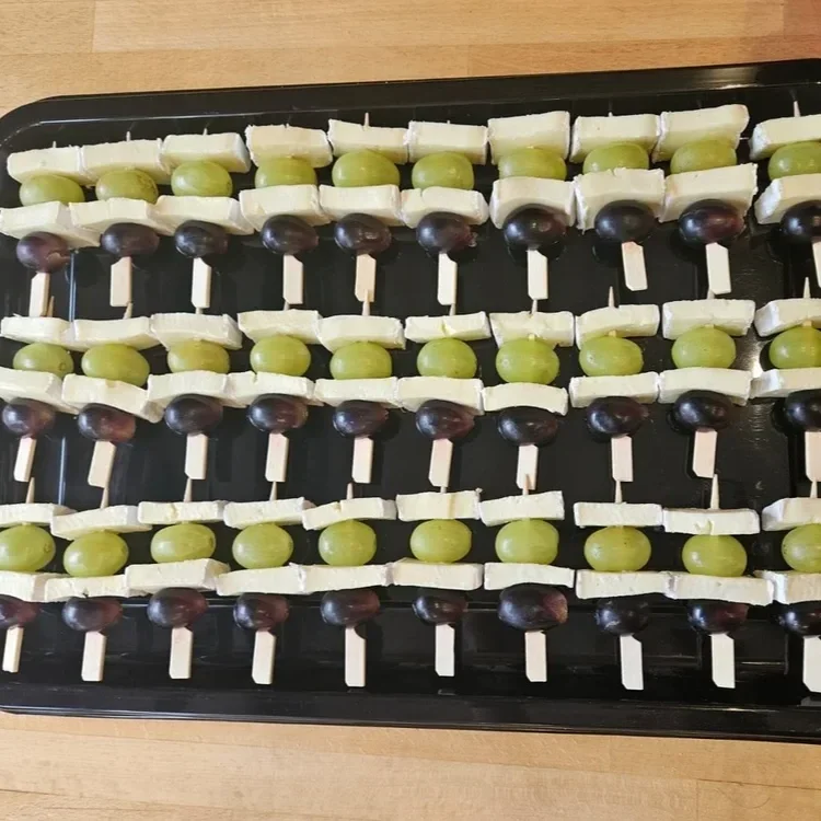 Brie cheese & grape skewers