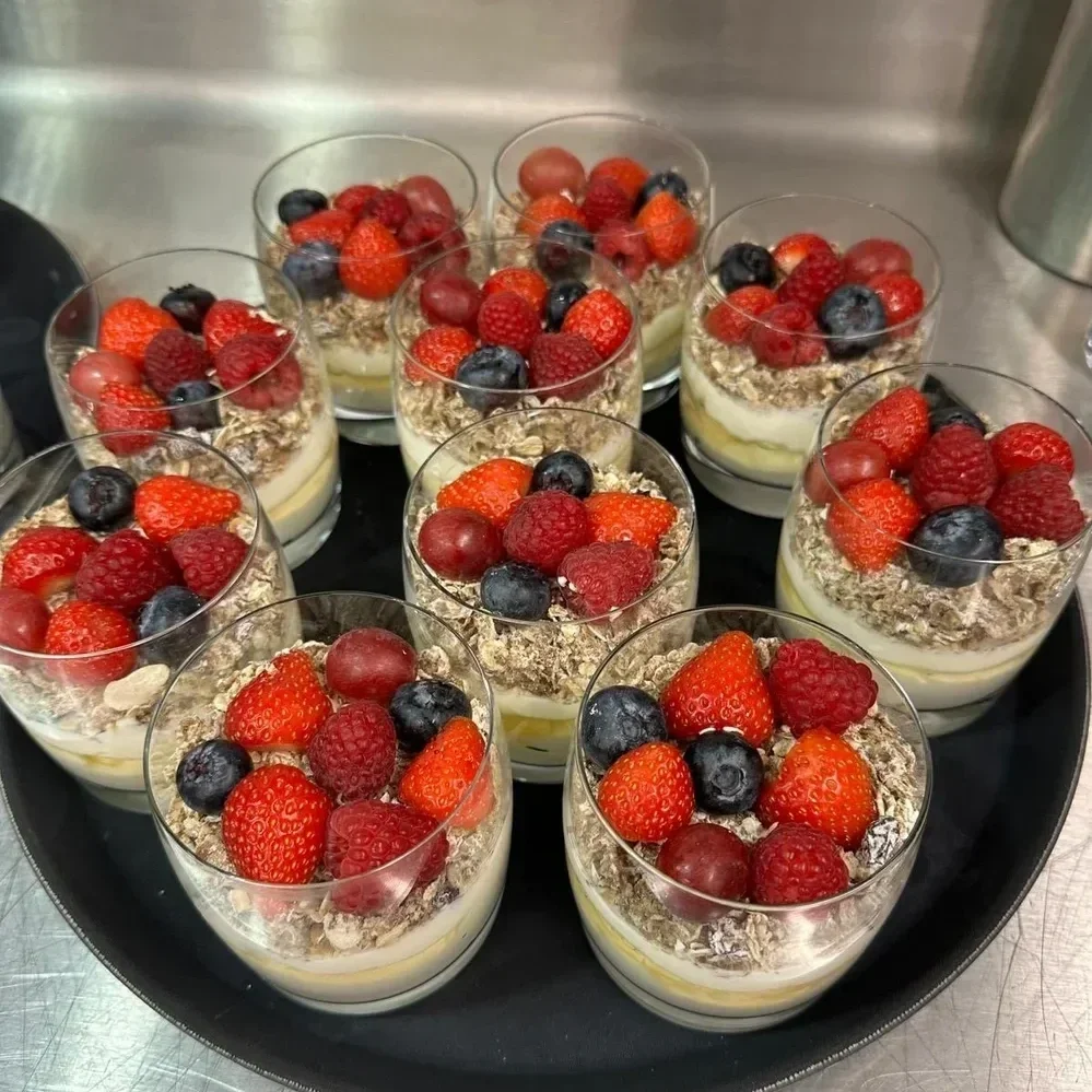 Greek yogurt with honey, muesli & fruits