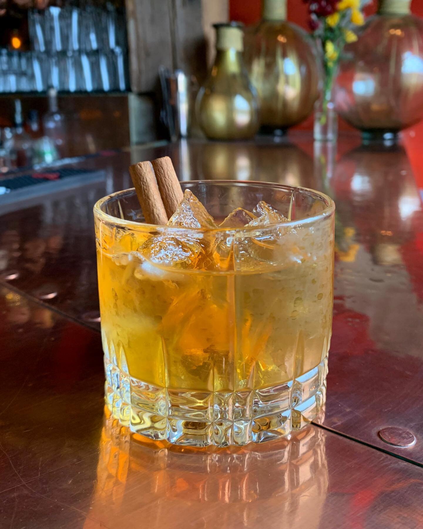 Our Cinnamon Apple Whiskey is back! Enjoy Fall and swing by our Cocktail Lounge to enjoy this beauty. Our Cocktail Lounge is now open 7 Days a Week 🥃🍂
-
#valentinedistilling #mayorpingree #cleanandgreen #regionalmanufacturing #whiskey #cocktails #m