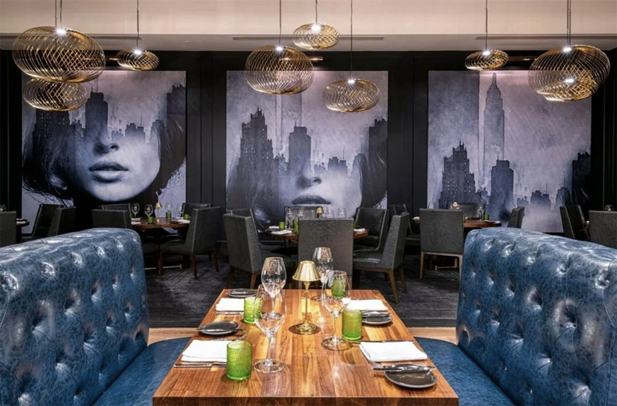 buckhead intercontinental dining room with decorate artwork