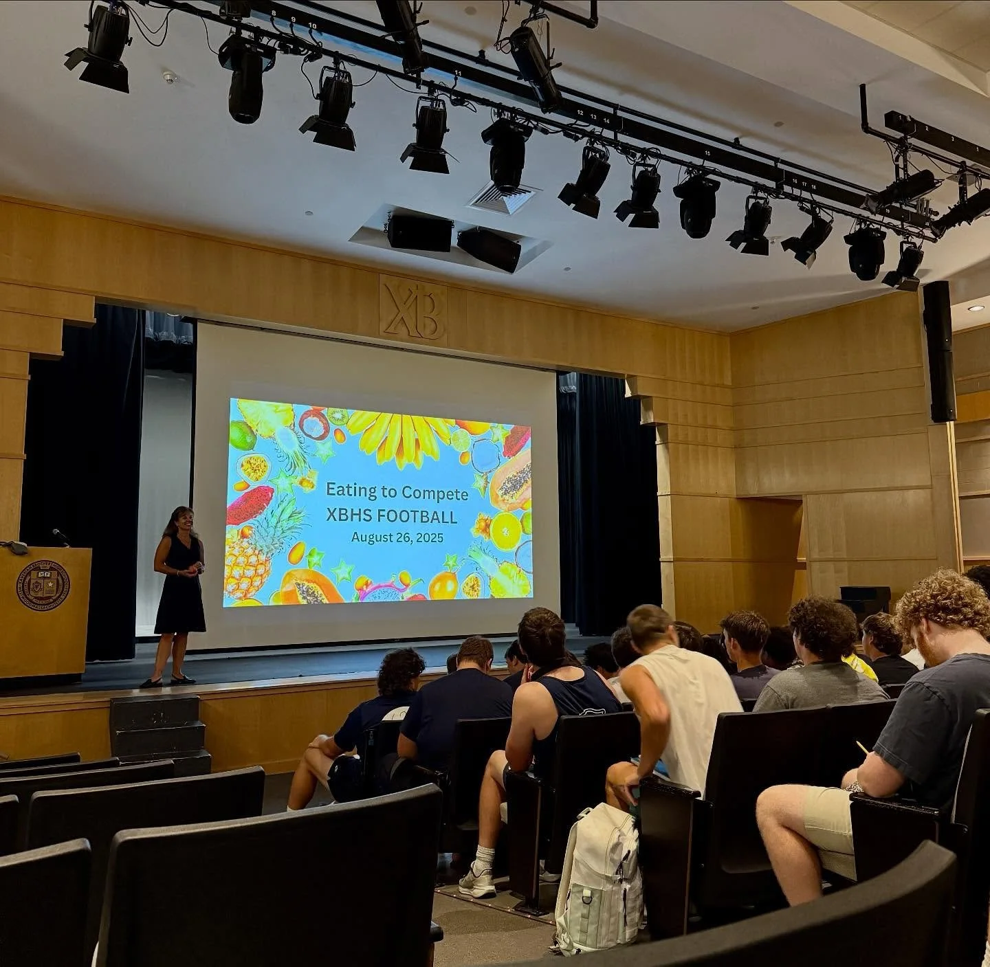 Thank you Xaverian football &amp; cross country for your participation, enthusiasm and curiosity. 
#eatingtocompete 
@xbhsfootball 
🍎🍍🥑🥦🍳🍗🥩💪