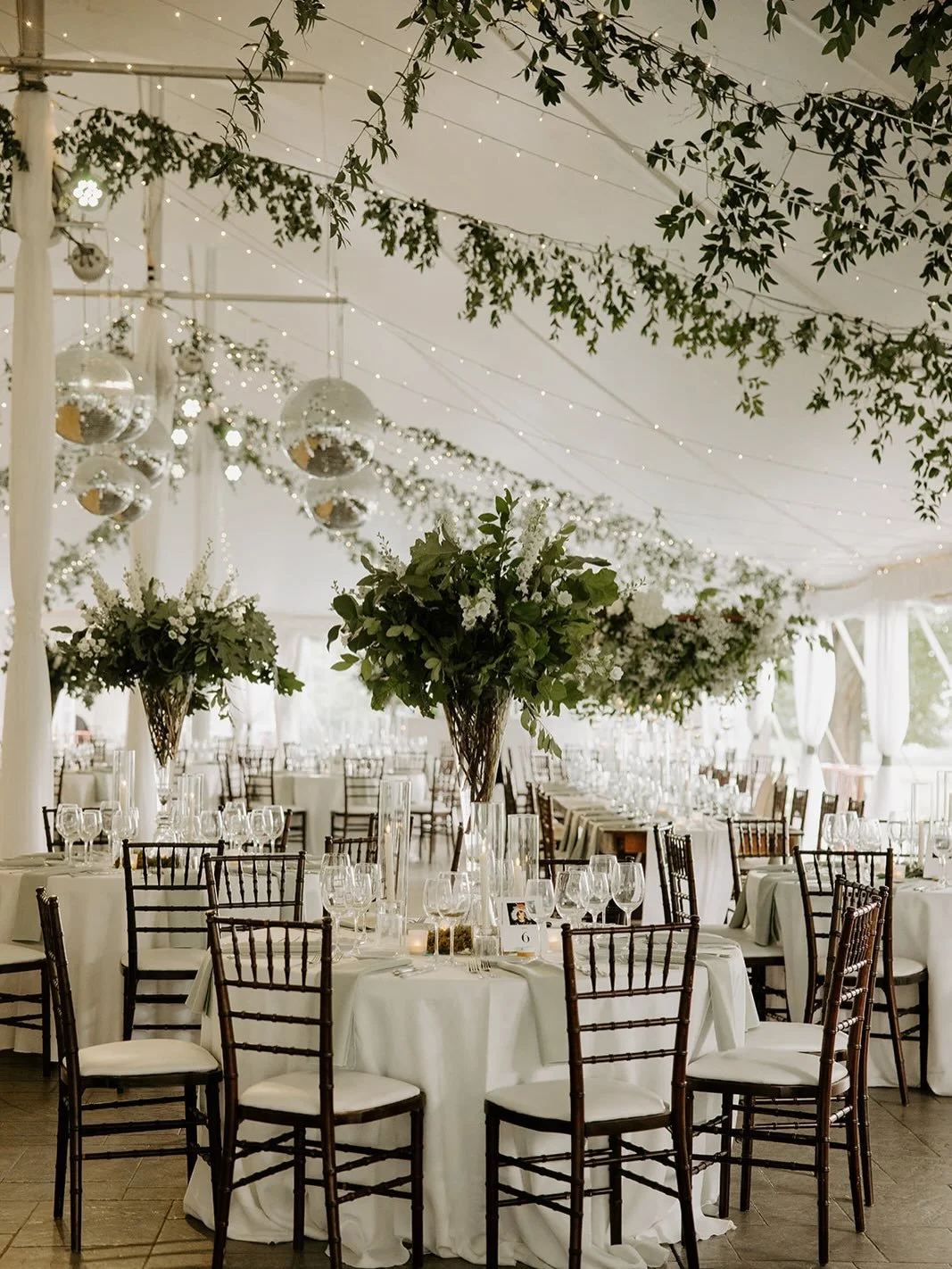The most magical tent 🍃 

Venue @blithewold_ri @blithewoldweddings 
Photography @movemountainsco 
Florals @whitebirchfloral 
Dress @everthinebridal 
Stationary Art @rightsidetomyleftbrain 
Entertainment @thedancefloordjs 
Catering @blackstoneri 
Bea