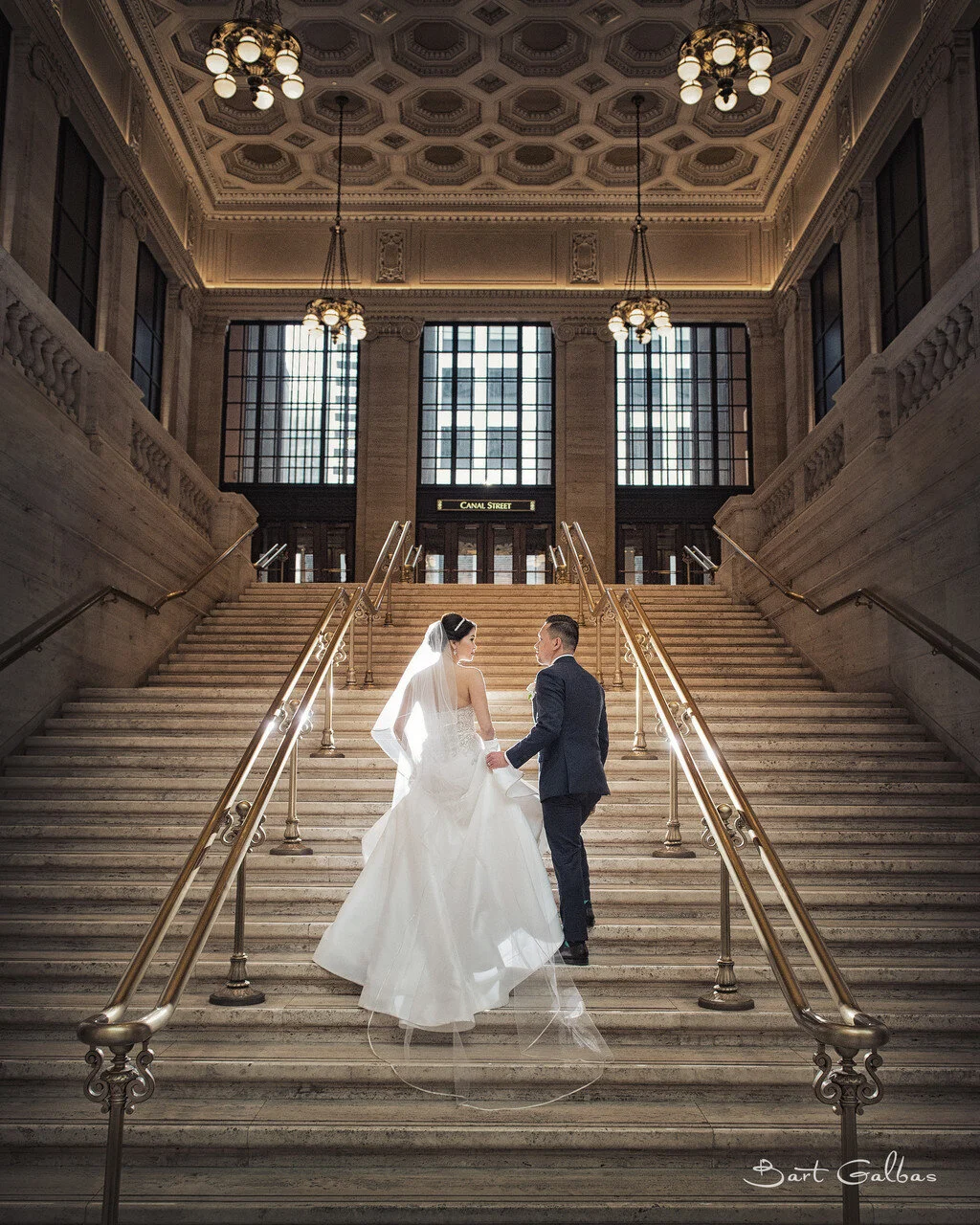 union-station-chicago-wedding-photos.jpeg