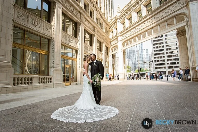 36-wrigley-building-chicago-wedding(pp_w768_h512).jpeg