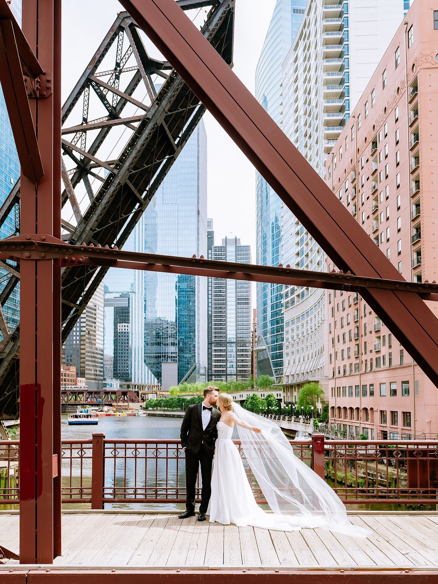 Ashley and Steve got MARRIED! 

Venue @sarabandechicago
Catering @lulacafeevents @lulacafeevents 
Hair &amp; Makeup @rarebirdbeauties 
Bartending @drinkunmuddled
Florals @flowersfordreams @f4dweddings 
Transportation @chicagocloud9limos 
Photography 