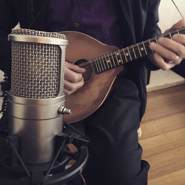 This 1920&rsquo;s Abbott Victor Mandolin sounds stellar!!!! #mandolin #recording #rodeclassic #music @four4ty