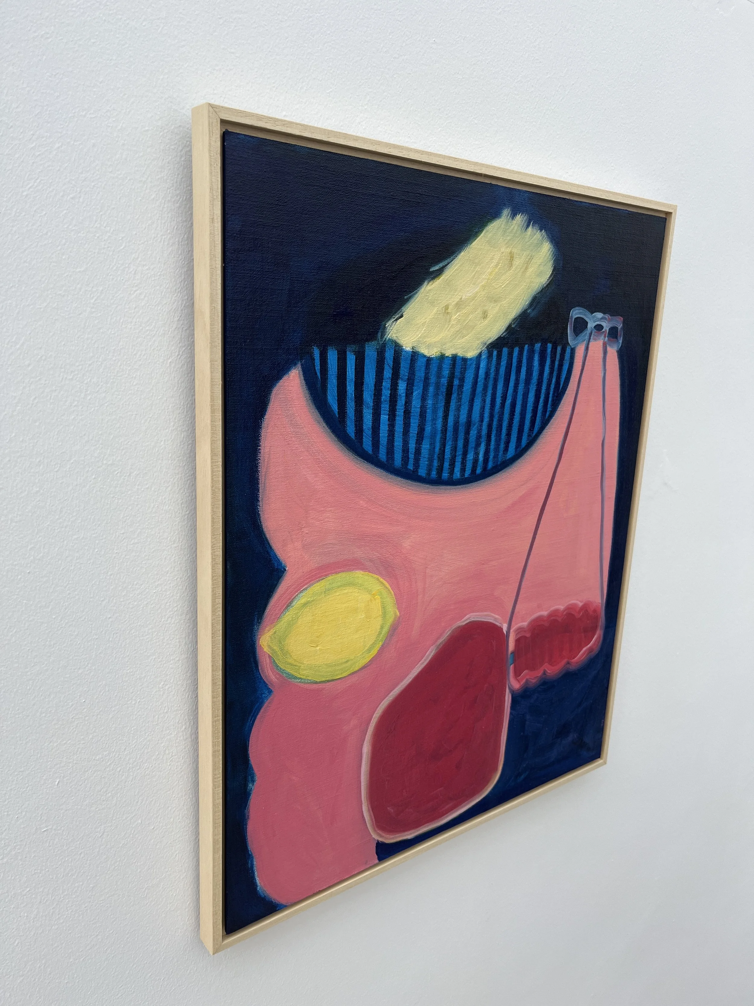 Mittens and Bows - side view.JPG