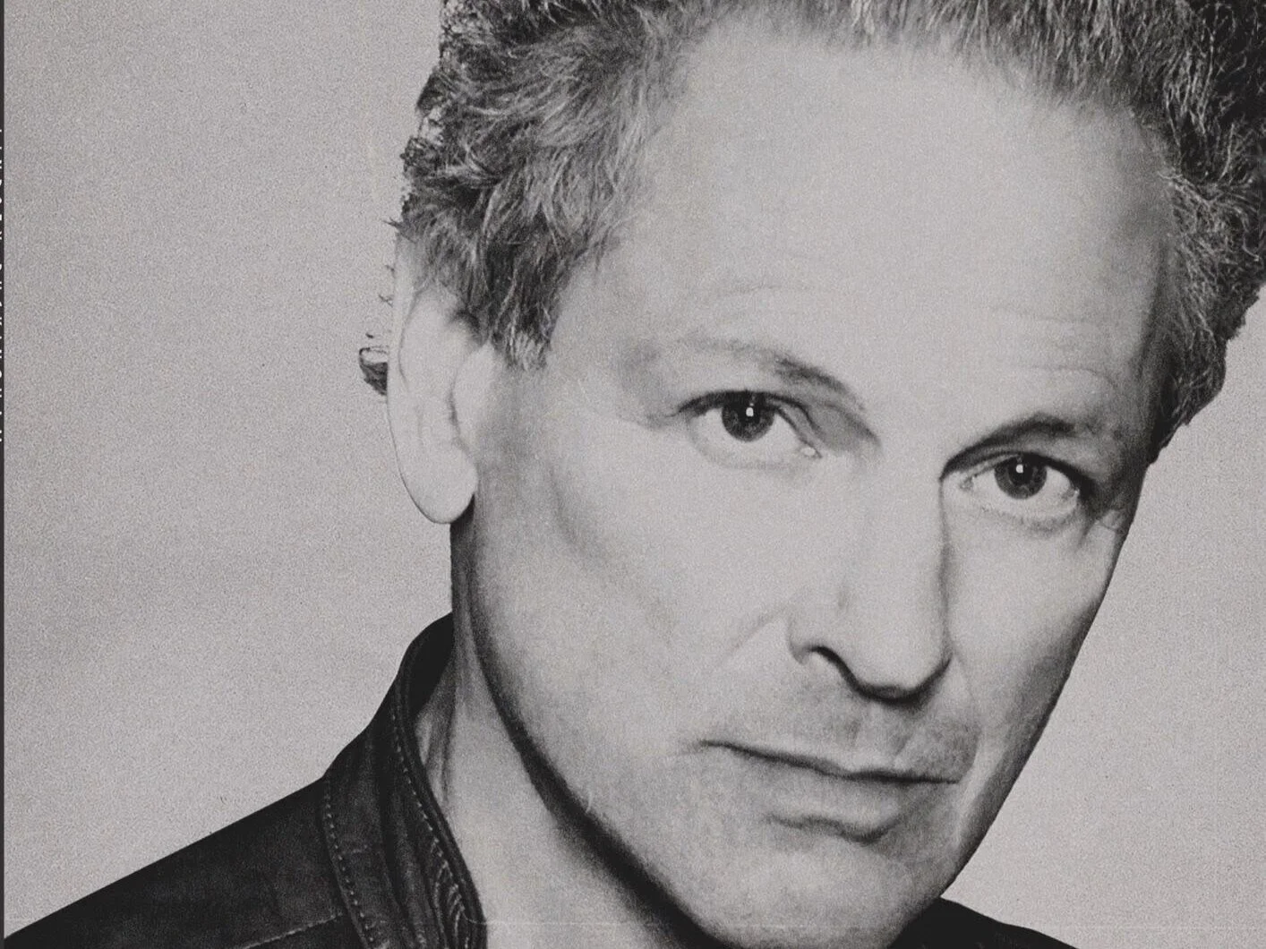 Lindsey Buckingham announces new self-titled LP released 17/09/21
