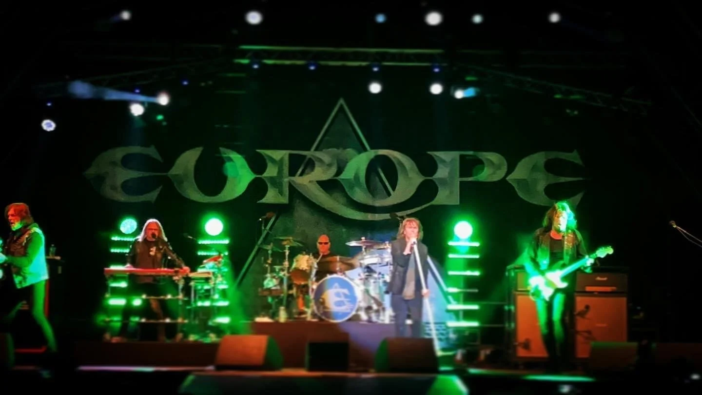 Europe, Saxon, Michael Schenker, Graham Bonnet perform misty mountain hop atop Welsh mountain