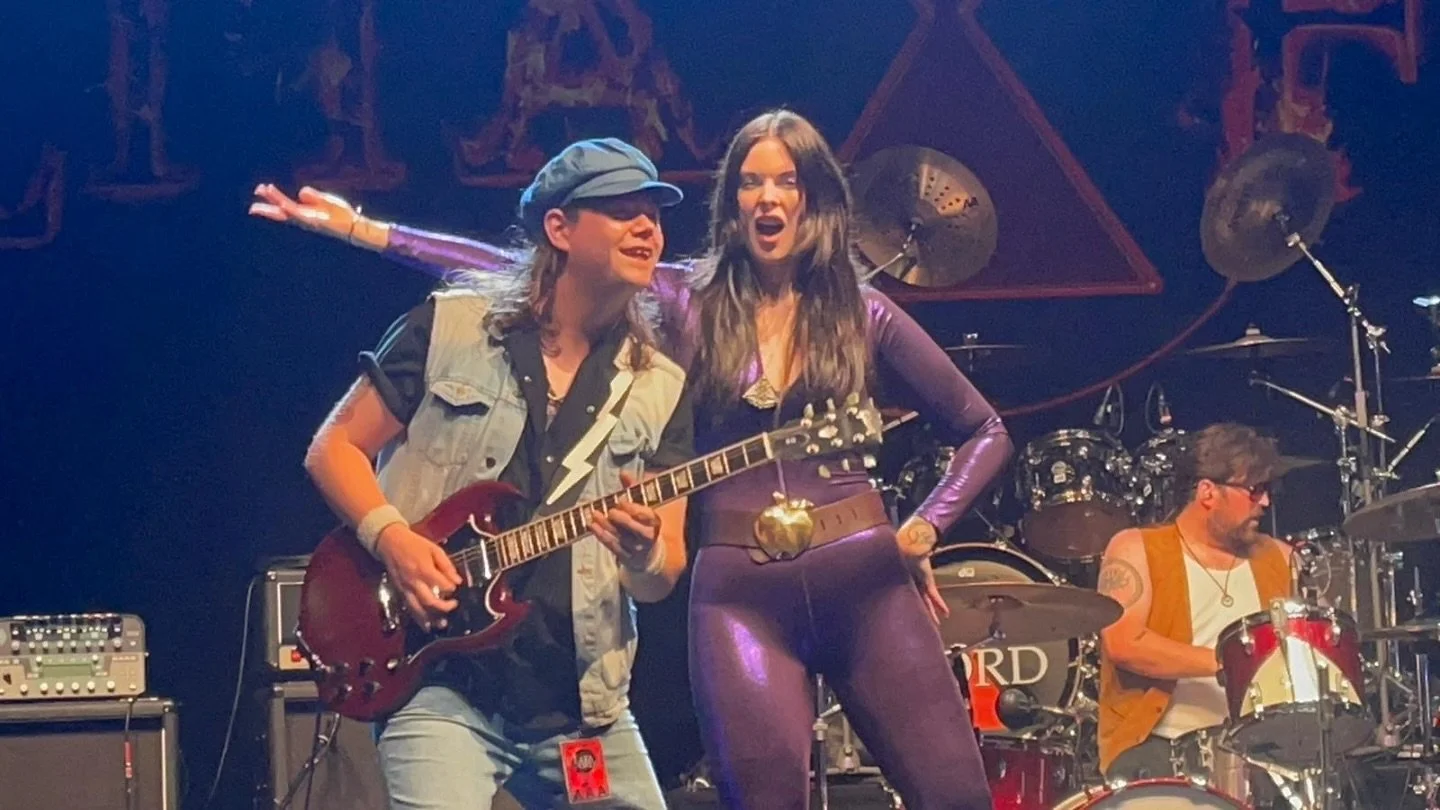 @bobbiedazzleband live at the @indigoattheo2 Review coming soon to decibelreport.com
#livemusic #rock #musicreview #decibelreport
