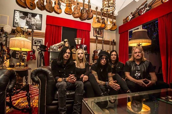 CROSSBONE SKULLY HEADED UP BY TOMMY HENRIKSEN (ALICE COOPER, HOLLYWOOD VAMPIRES) RETURN WITH THE POWERFUL NEW ANTHEM  “WE’RE L.O.S.T.“ 