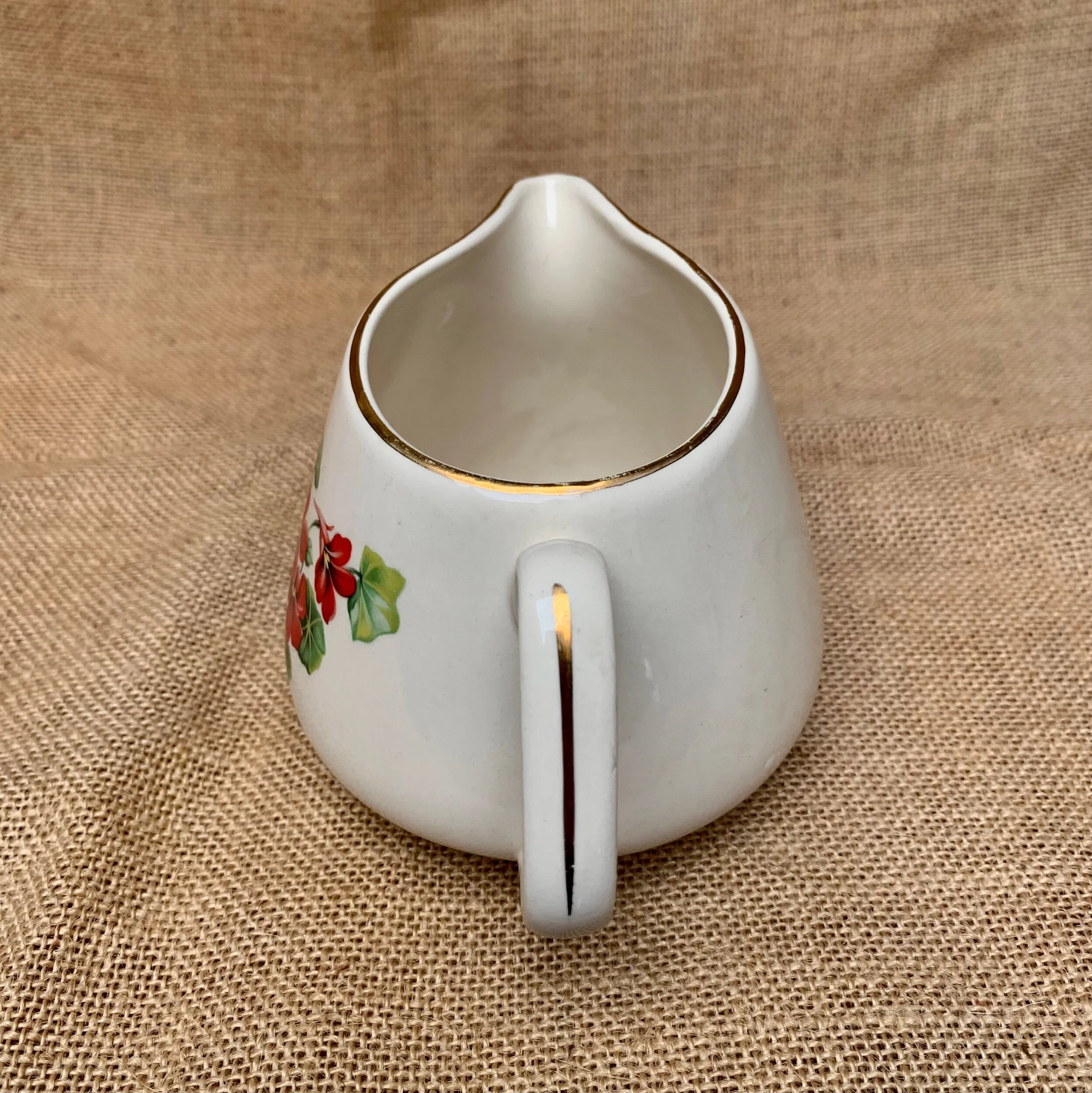 7B6CFF0B-CC67-4942-BCCF-C89B53F3C2AF