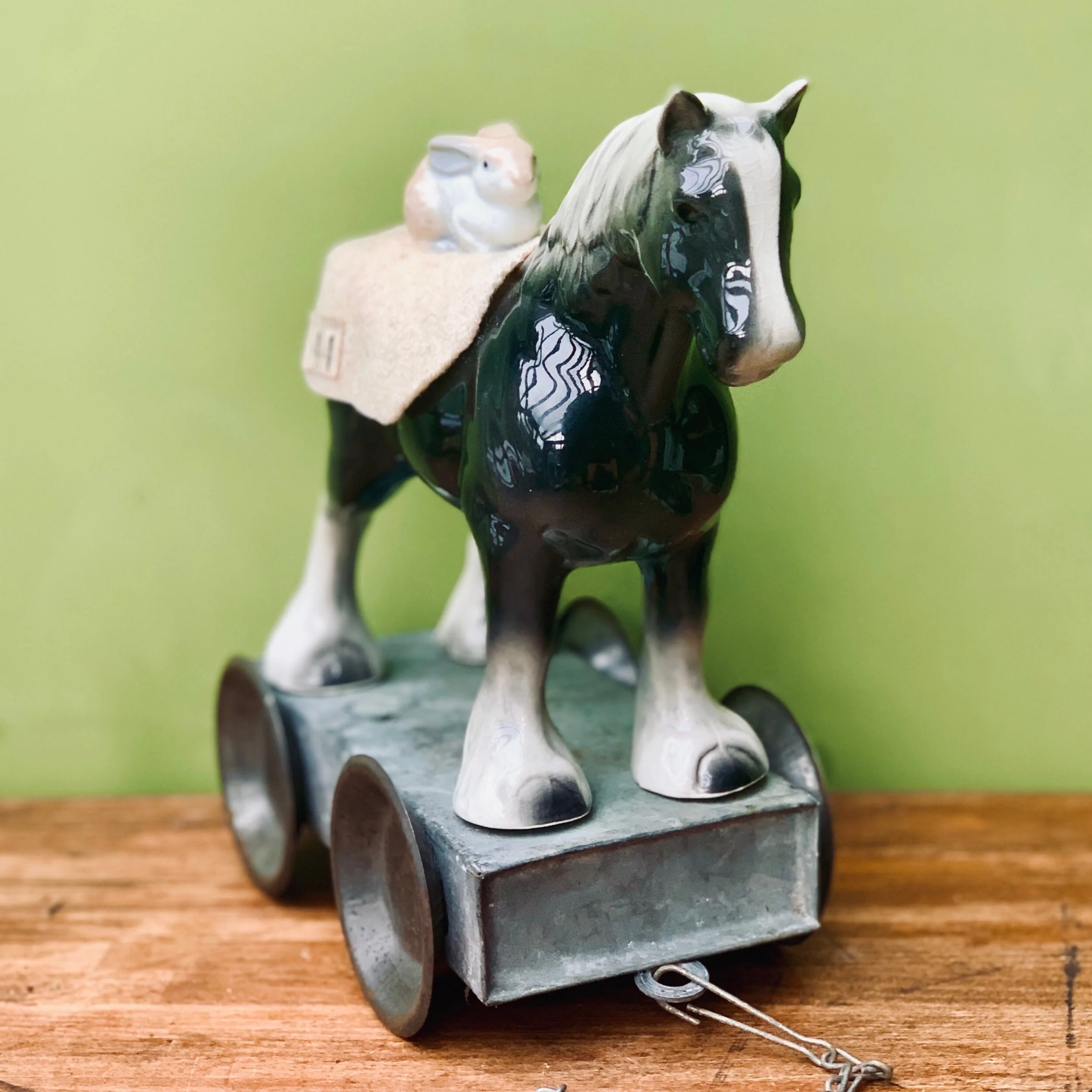 95D0A867-22CF-4DB9-AE32-235016F8F8A8