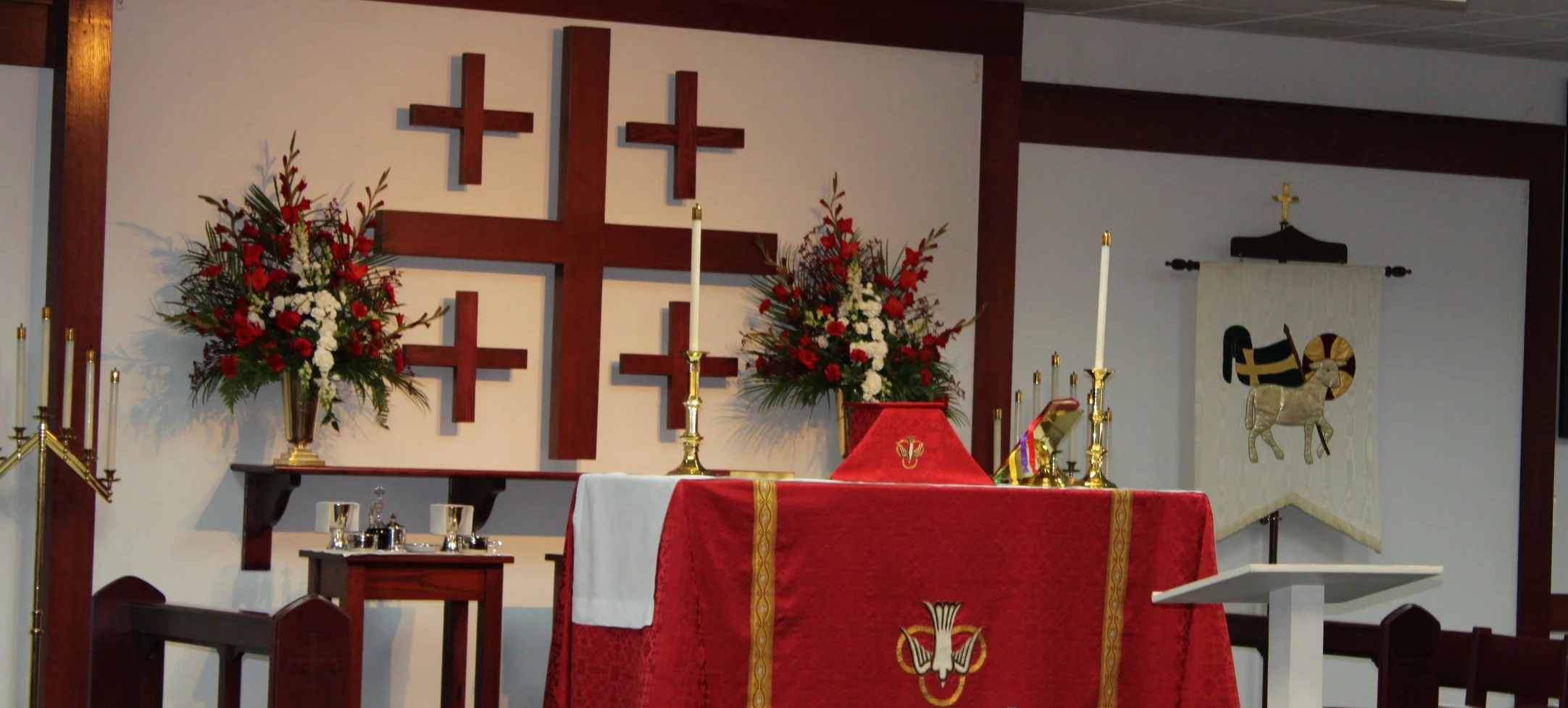Pentecost altar.png