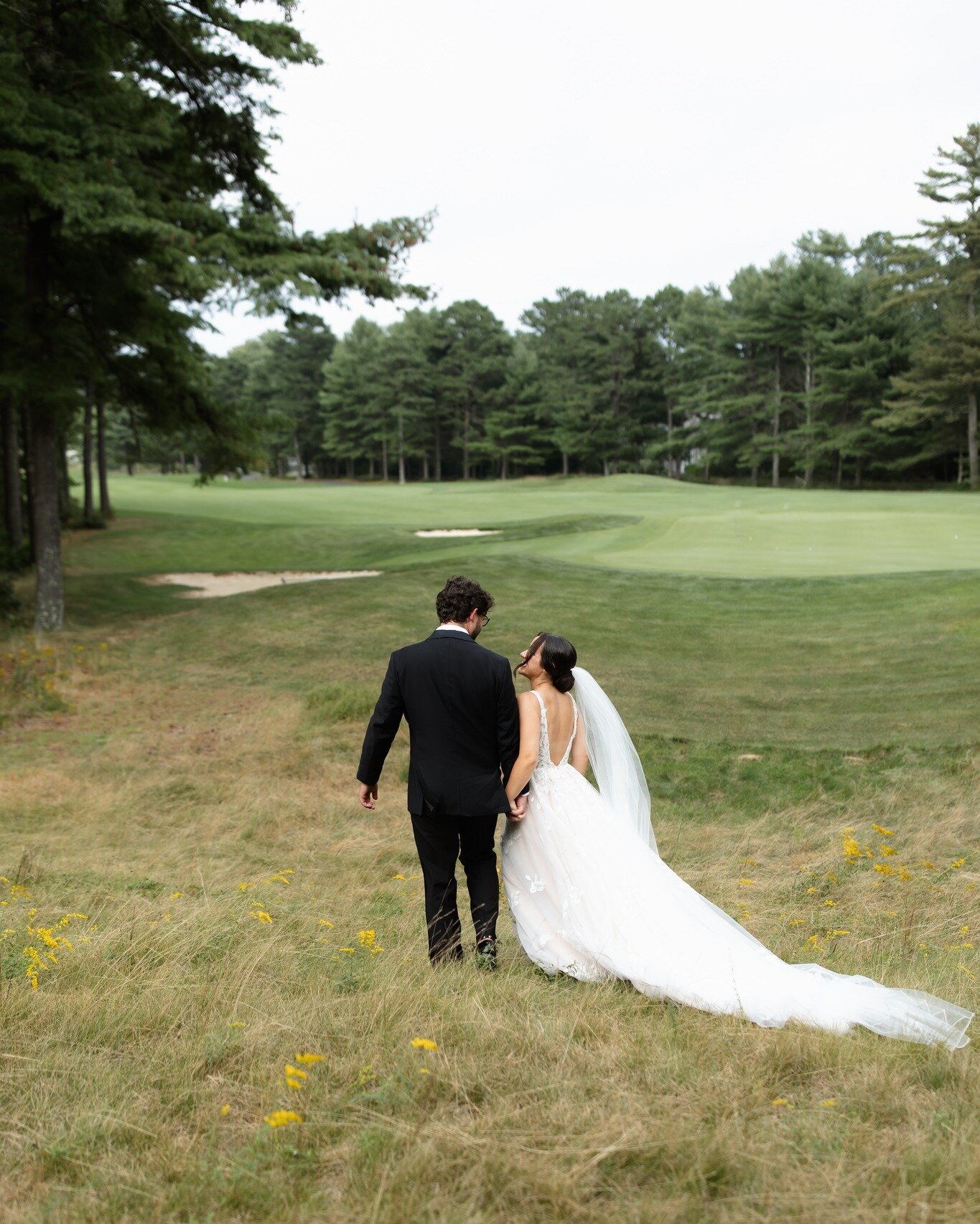 Sophia + Nick 9.8.23

-Portraits-

Photography: @nicolemadayphoto 
Videography: @mylesuva 
Floral Design: @ninetytwodesignco 
Bakery: @artisanbakeshop 
Entertainment + Photobooth: @blackdiamondboston  @djtavomexicousa 
Makeup: @thebeautybarracuda 
Ha