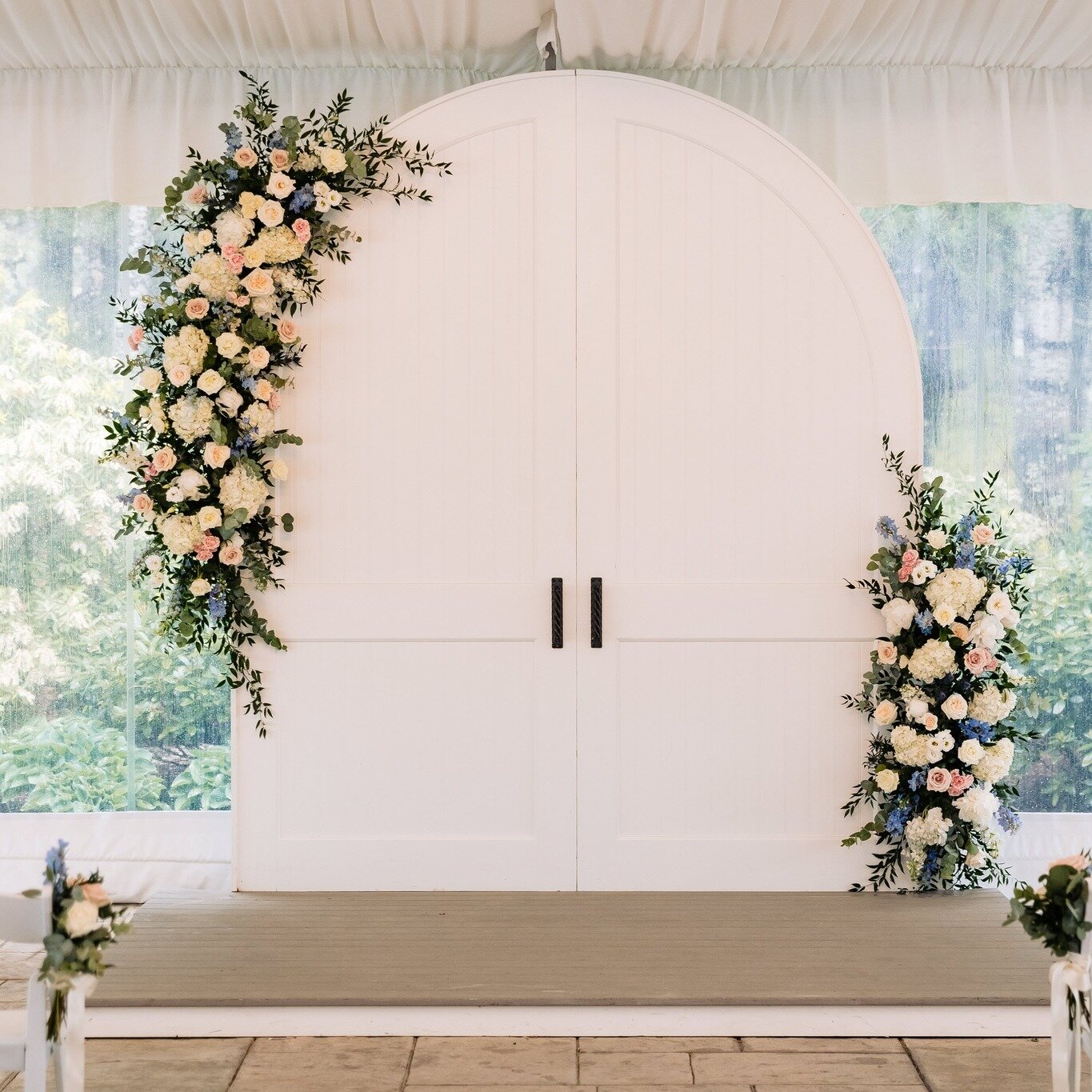 Becca + John 5.20.23
-Ceremony-
Photographer: @stephenwhiting 
Florist: @sarahsfloral
Makeup: @bombchellebeautymua 
DJ: @djdannywalsh 
Videographer: @pirateslanevideo 
Donuts: @pvdonuts 
Cake: @sweetsenseglutenfree 
Bride: @_beccadoran
Groom: @joh