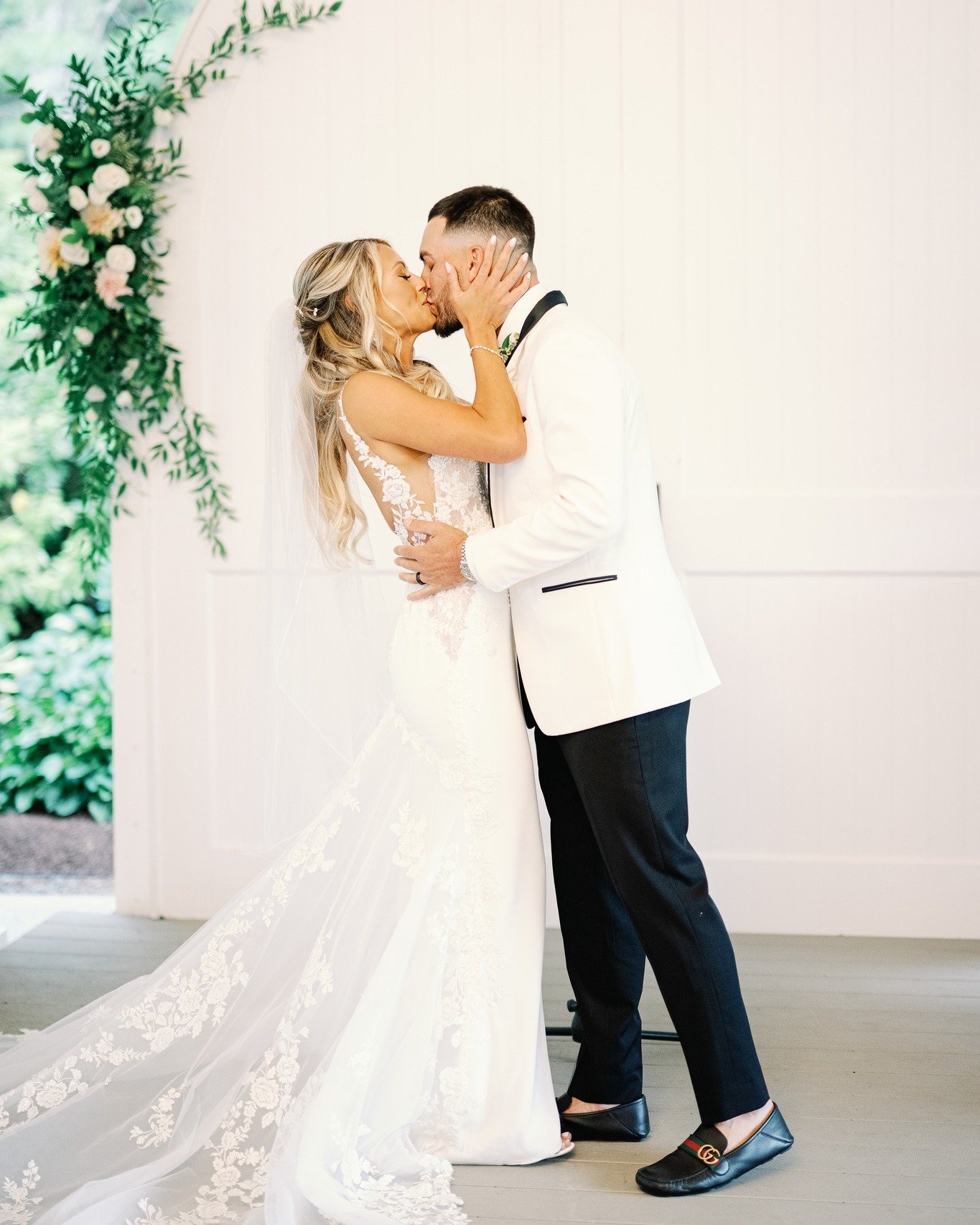 Kayla + Nick 09.22.23
bride: @k_colombo22 
groom: @ncolombo619 
Photography: @coltonsimmonsphotography 
Venue: @pavilionpgc
DJ: @djelsid @fusionfunctionent 
Videography: @sojourner.media