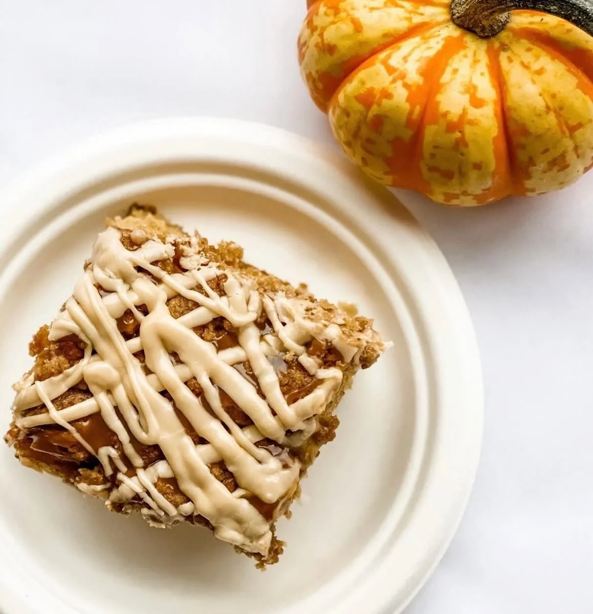 Reminder! Don&rsquo;t forget to place your orders for all the holiday treats from Bread &amp; Chocolate! Perfect for a thanksgiving brunch or to bring to your hardworking chefs, celebrate this holiday with B&amp;C! 👩&zwj;🍳🍂

#bakedfresh #bread&amp