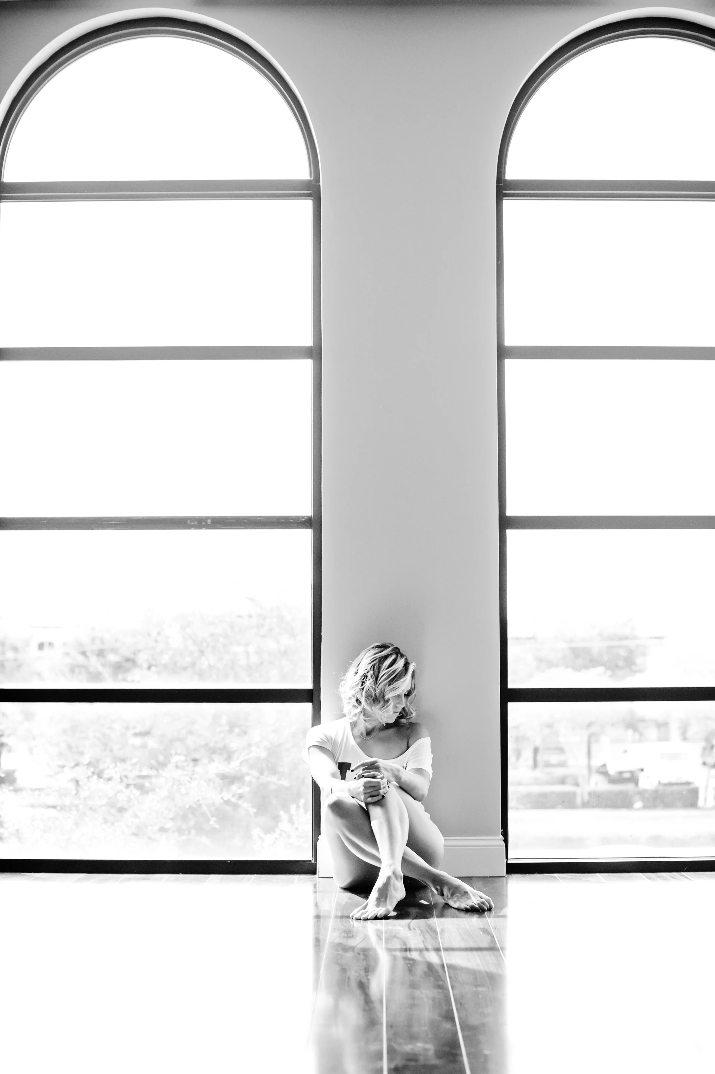 Lovely L. | Lovely in Lace by Sivan Photography