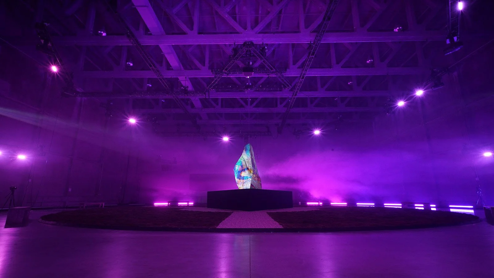 KAREN O x DANGER MOUSE - "LUX PRIMA"