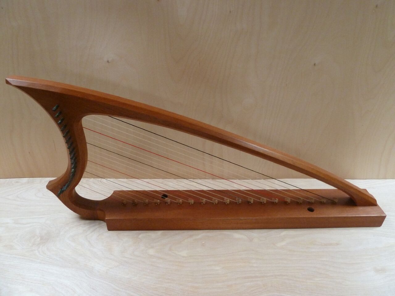 gothic 19 str mahogany_preview.jpeg
