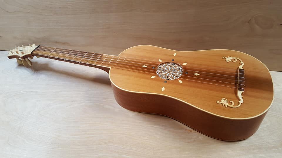 Single strung based on the Quito instrument