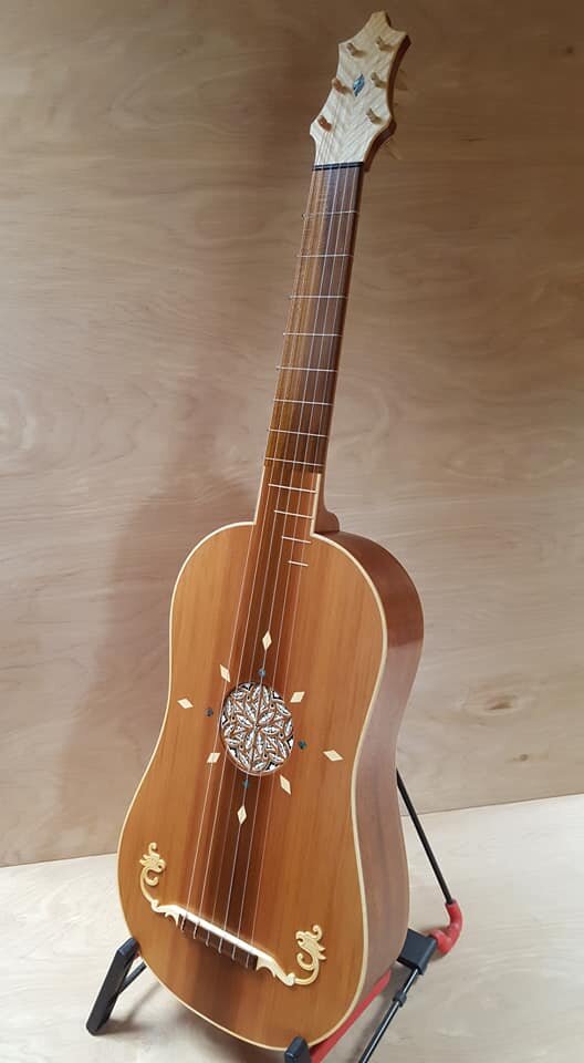 Single strung vihuela in E.jpg